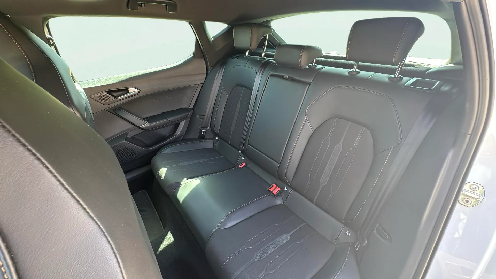 Cupra León 2.0 TSI DSG - foto 22