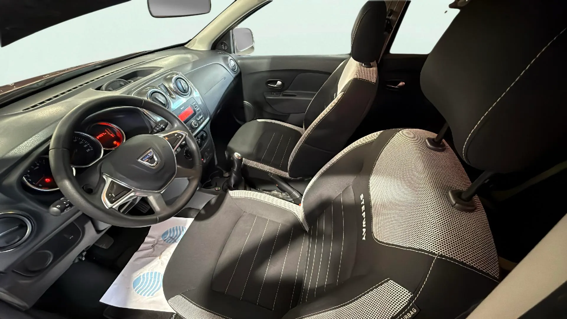 Dacia Sandero Serie Lim 2019 TCe GLP 18 - foto 9