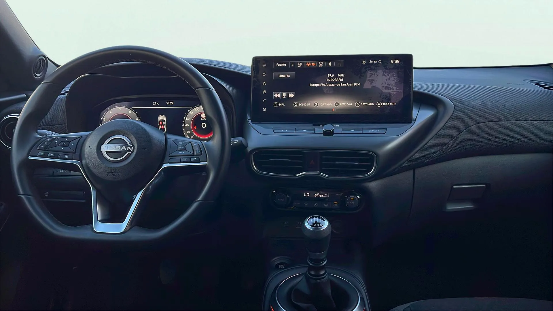 Nissan Juke DIG-T 6M/T N-Connecta - foto 12