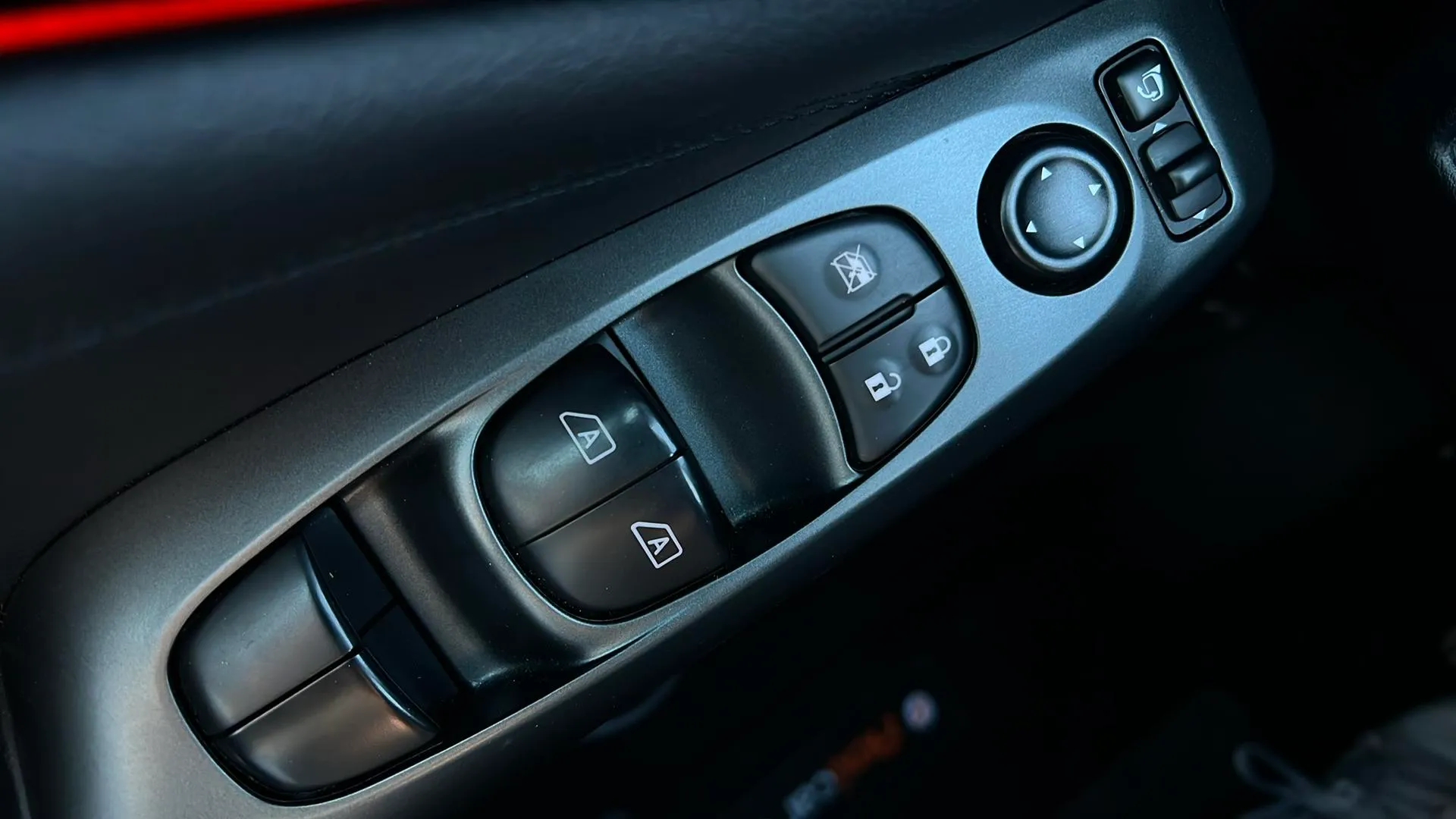 Nissan Juke DIG-T 6M/T N-Connecta - foto 19
