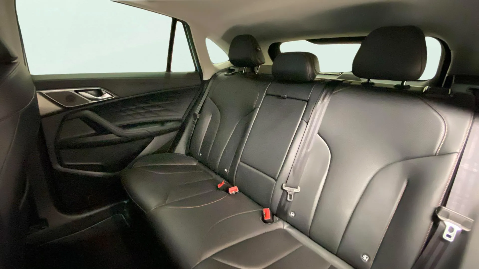 MG HS 1.5T Plug IN Hybrid Luxury - foto 11
