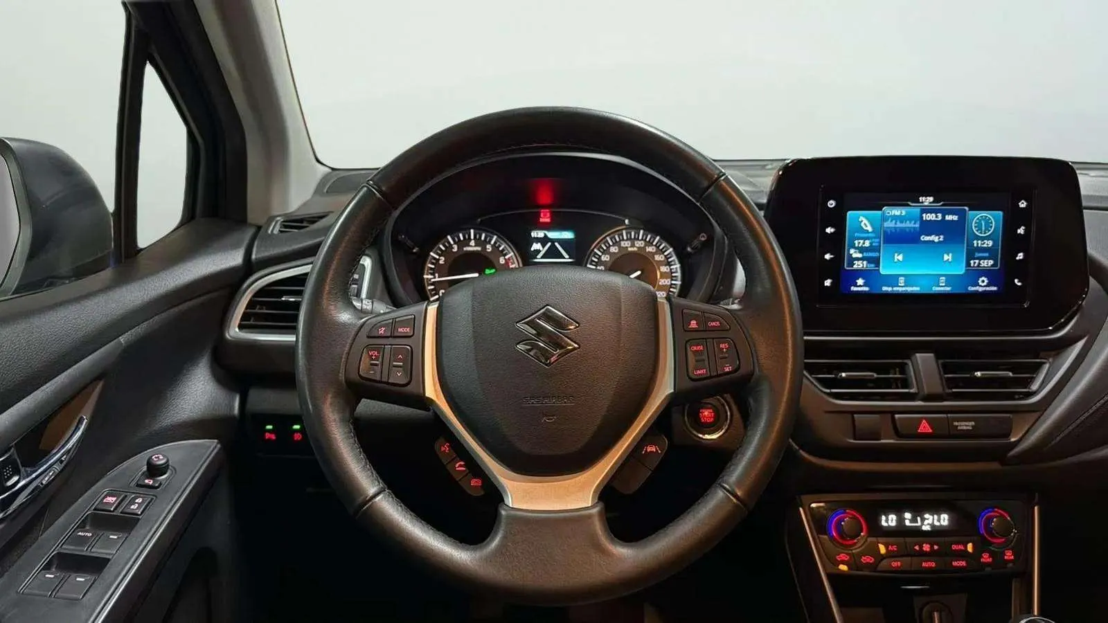 Suzuki S-Cross 1.4T S2 4WD Mild Hybrid - foto 11