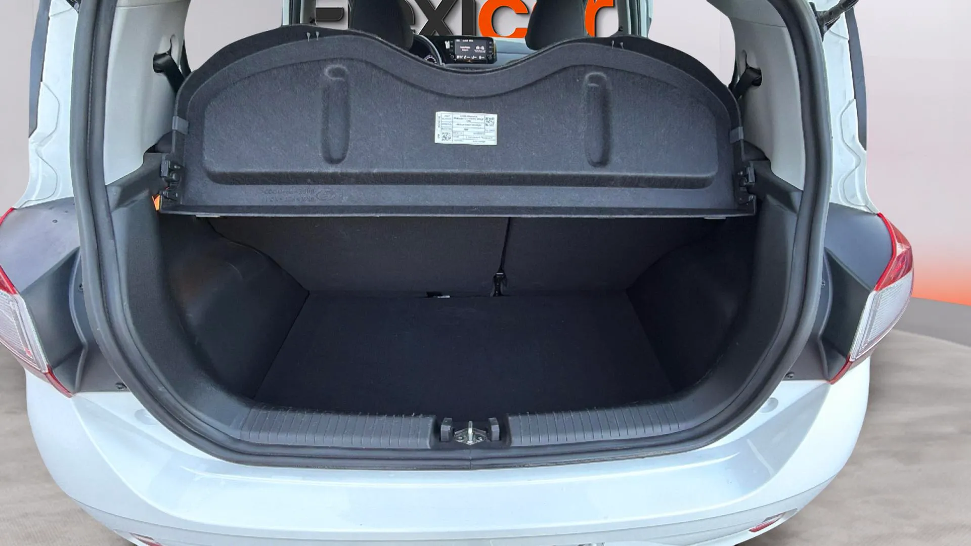 Hyundai i10 1.0 Tecno - foto 21