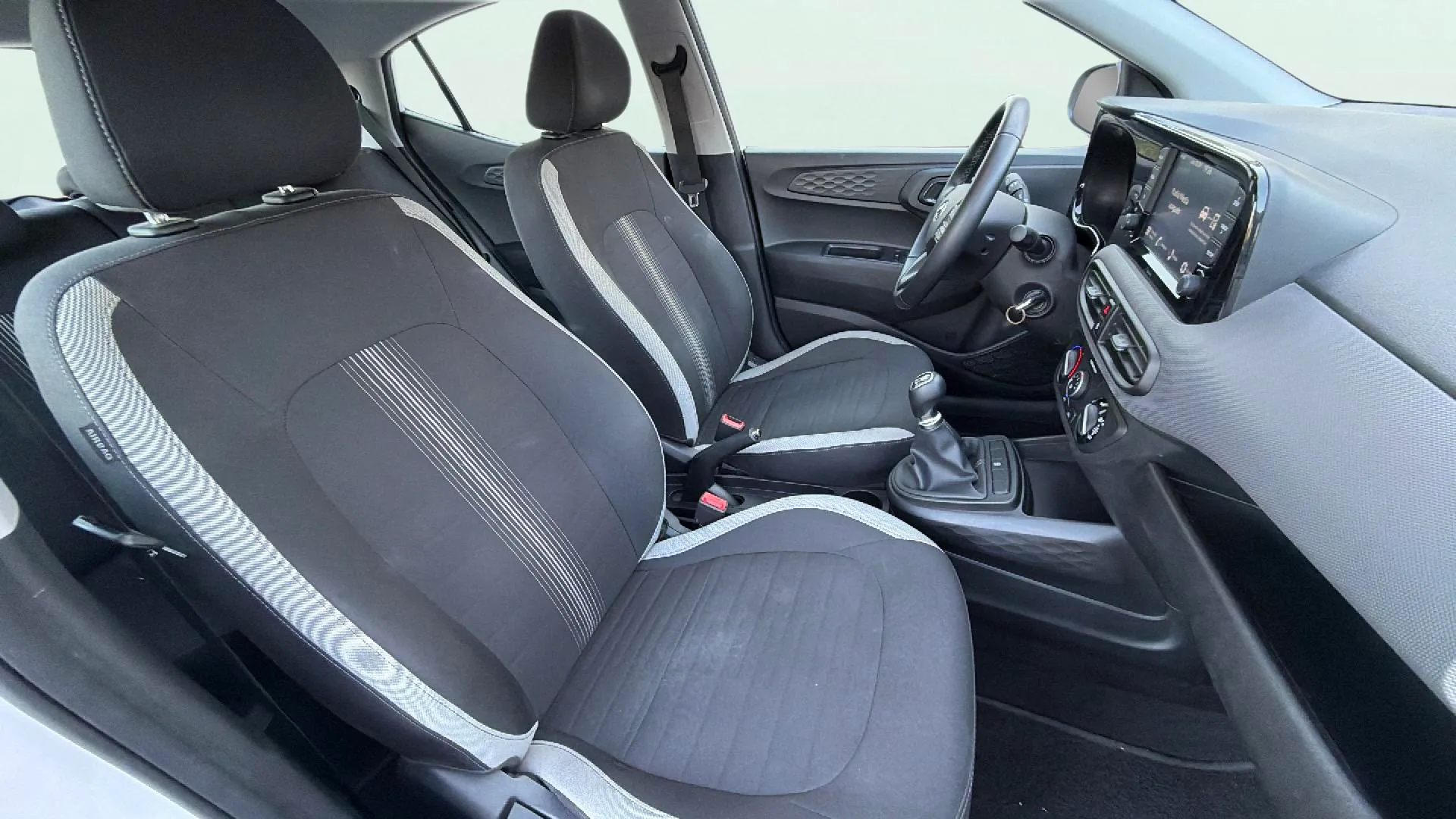 Hyundai i10 1.0 Tecno - foto 19