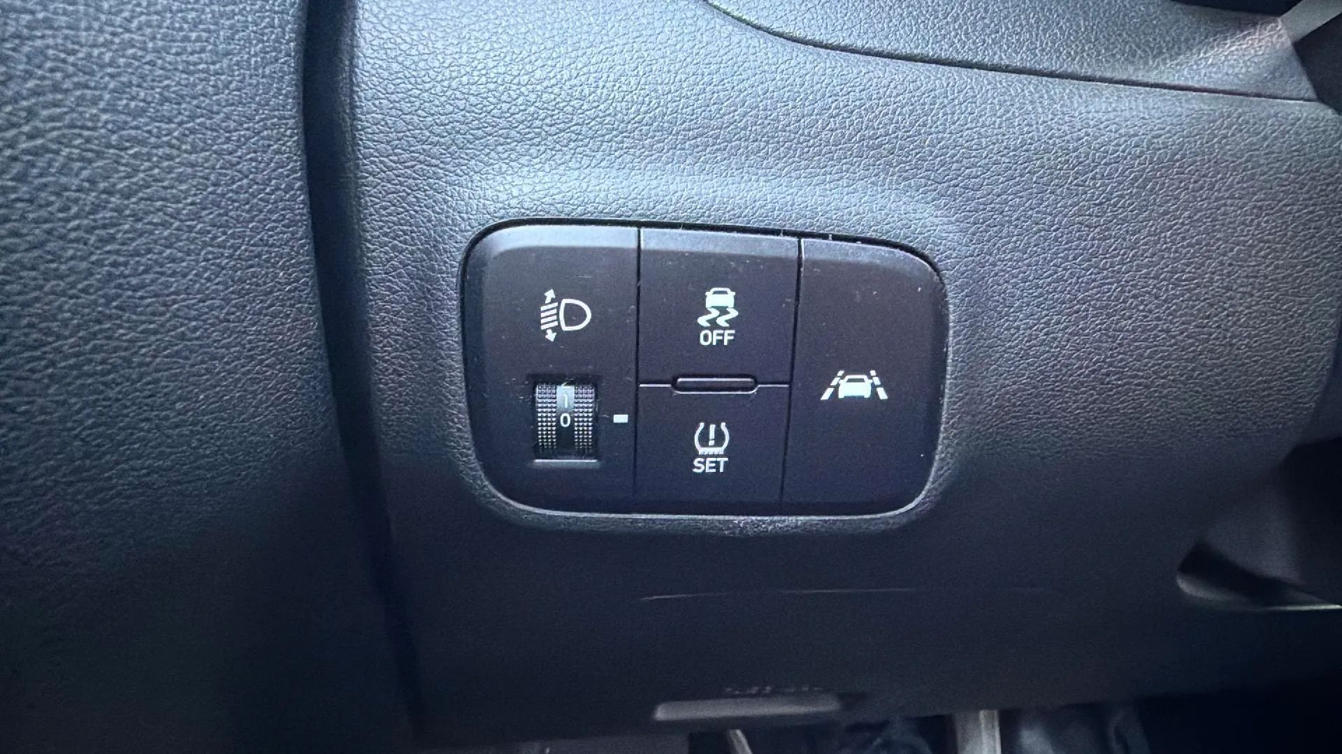 Hyundai i10 1.0 Tecno - foto 24