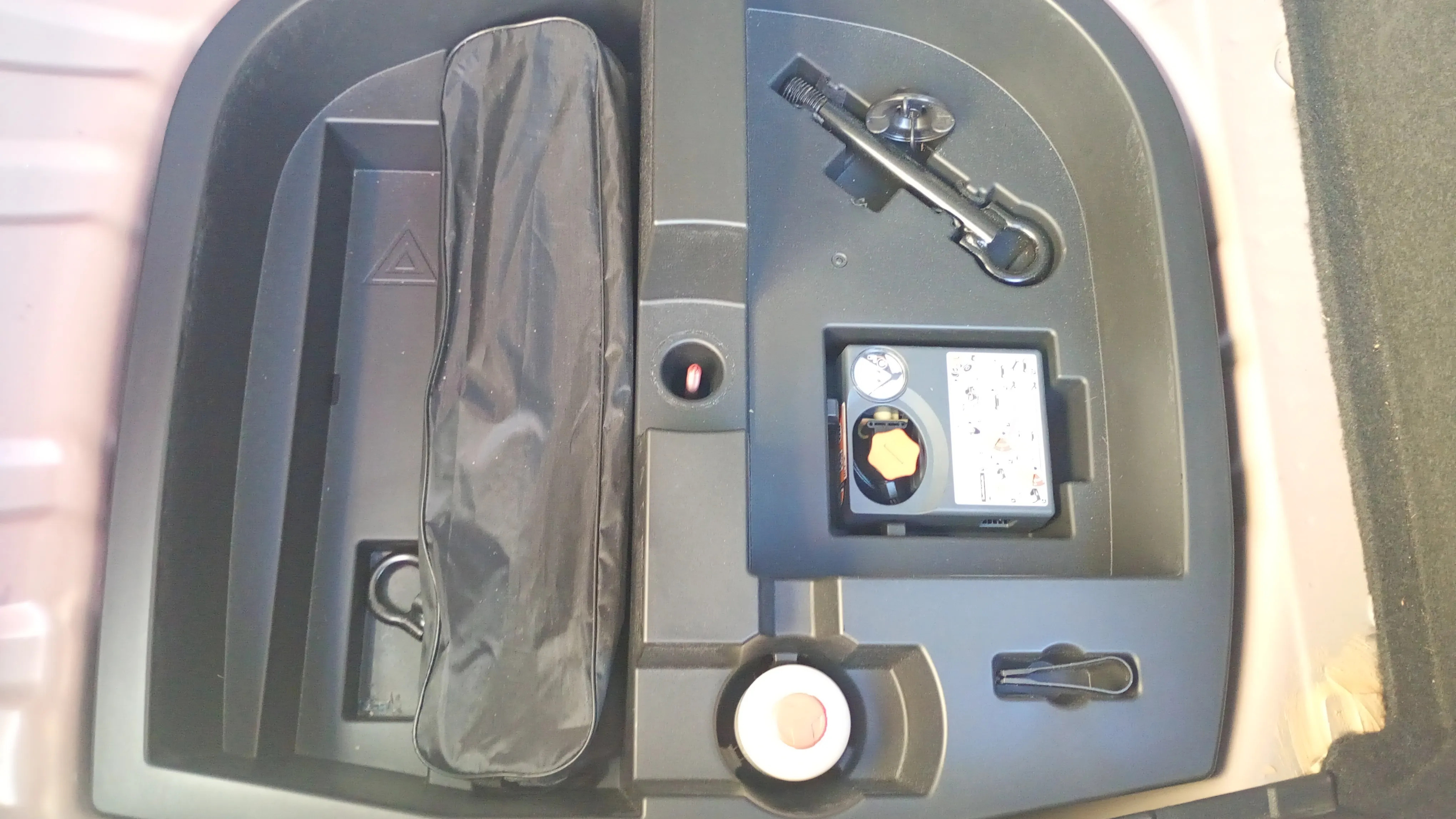 Nissan Juke DIG-T 6M/T N-Connecta - foto 26