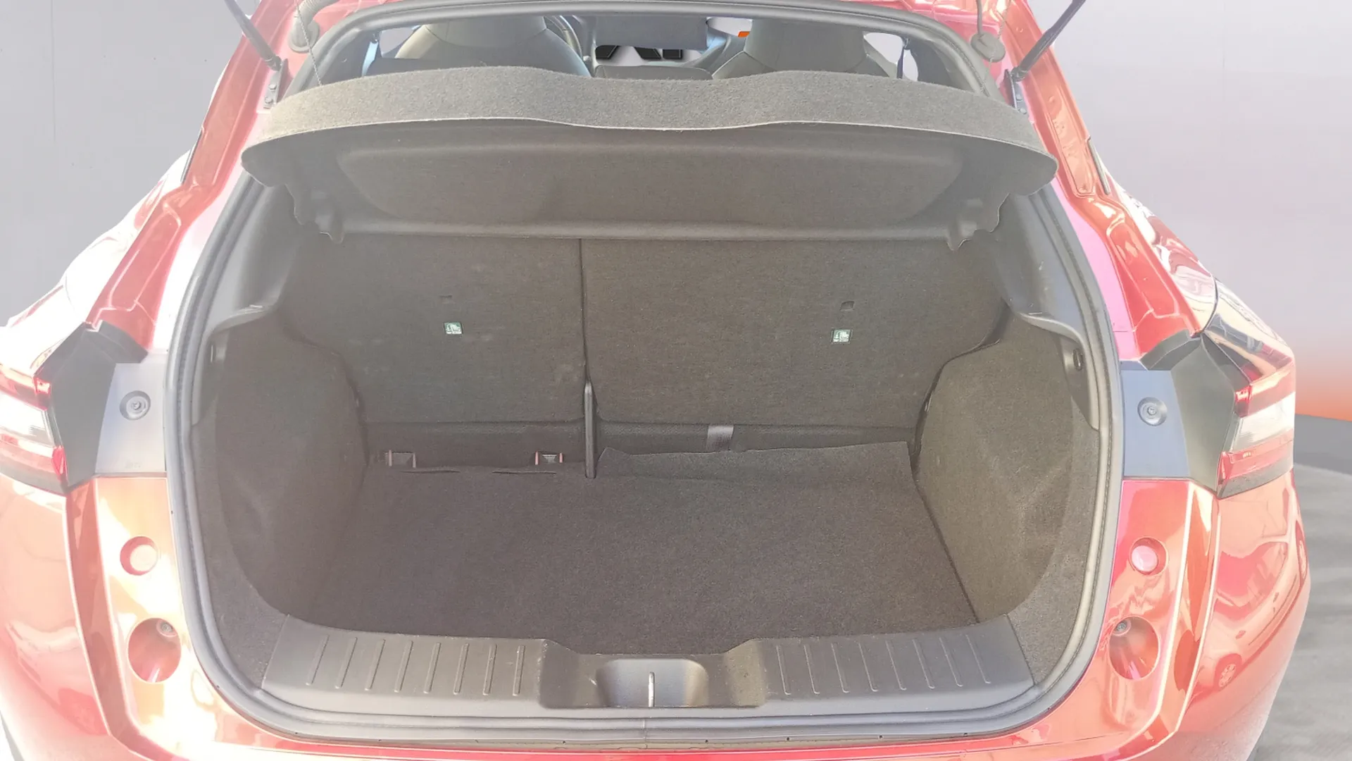 Nissan Juke DIG-T 6M/T N-Connecta - foto 25