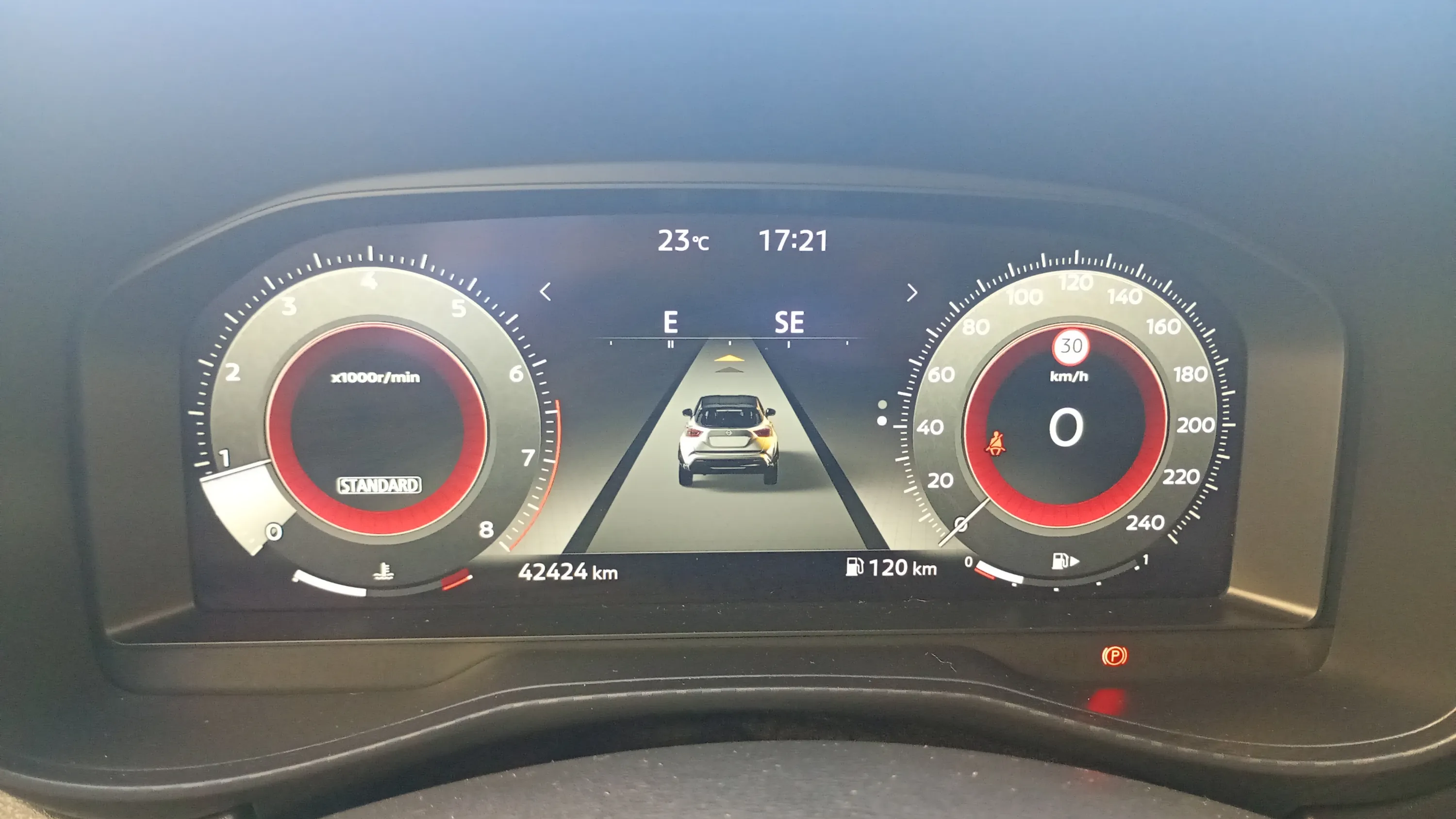 Nissan Juke DIG-T 6M/T N-Connecta - foto 17
