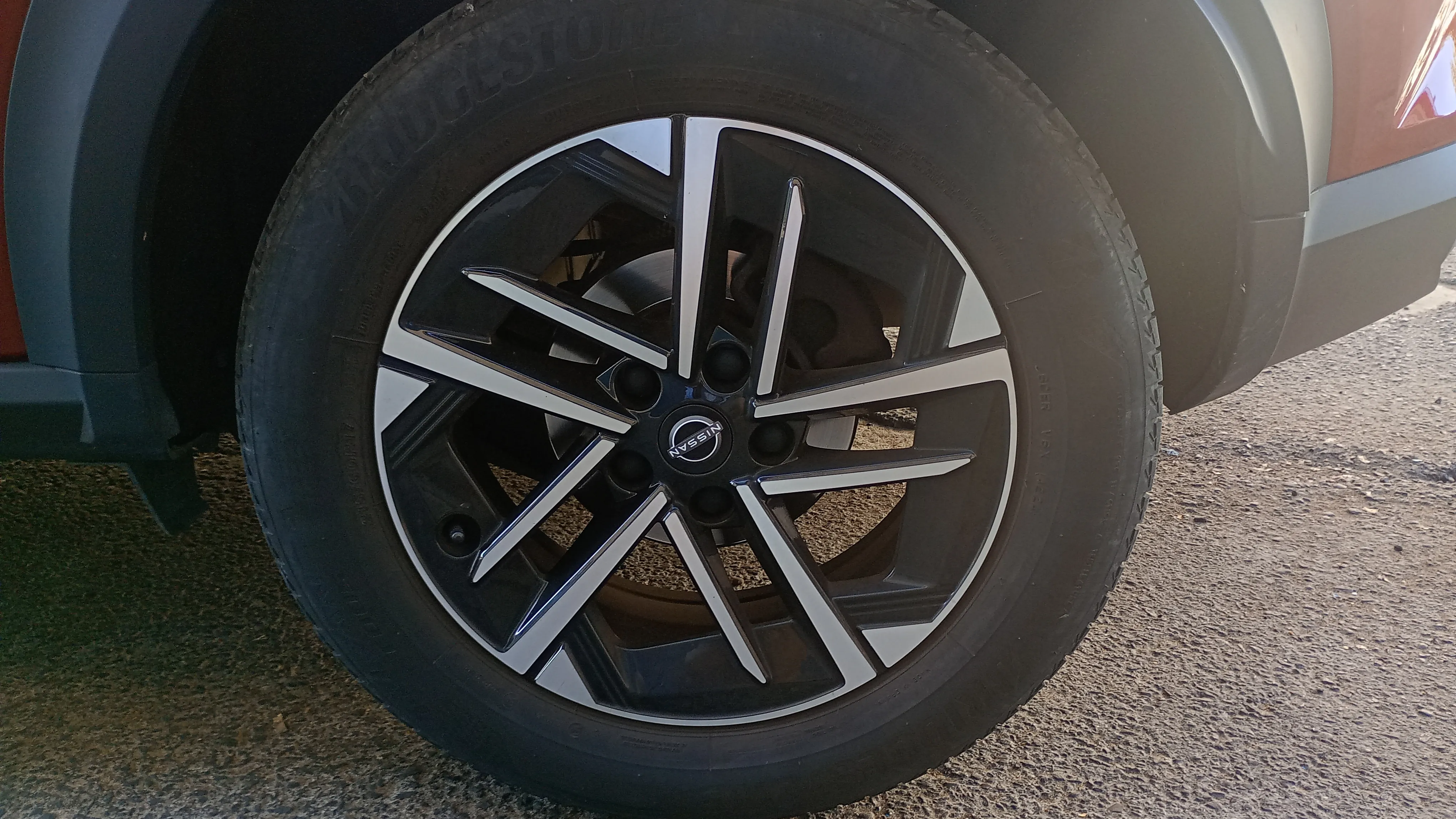 Nissan Juke DIG-T 6M/T N-Connecta - foto 27