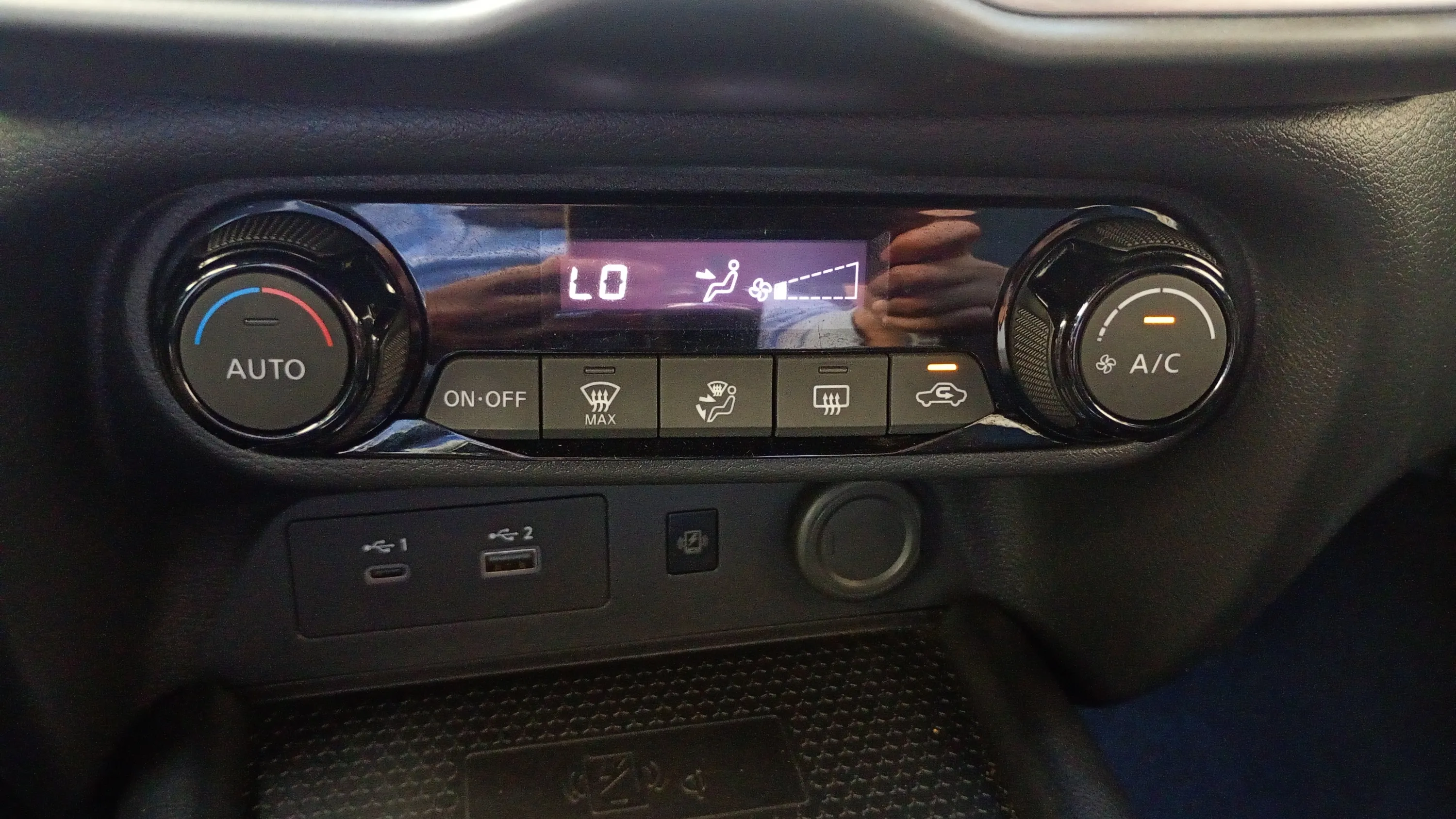 Nissan Juke DIG-T 6M/T N-Connecta - foto 20
