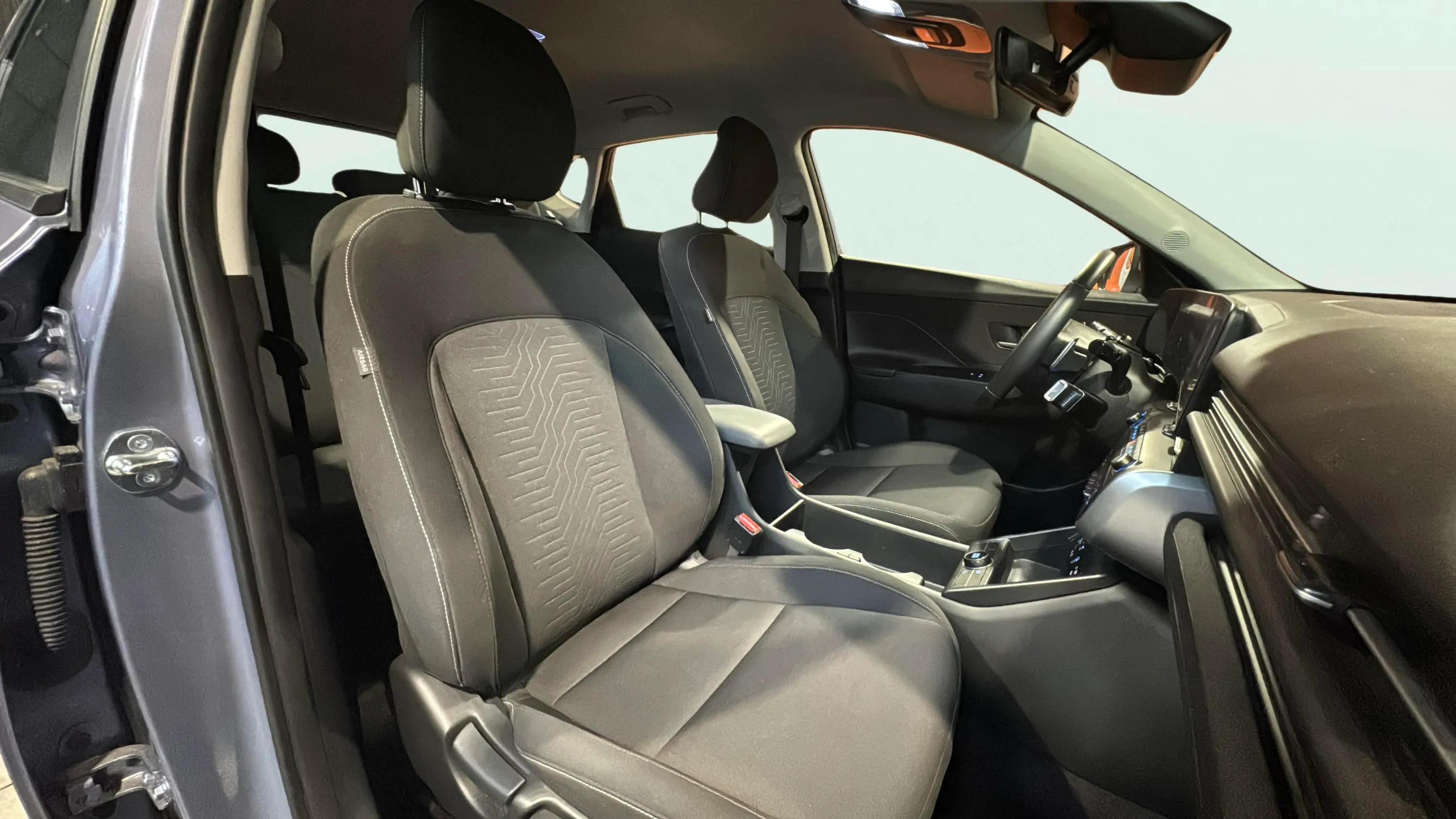 Hyundai Kona HEV 1.6GDI DT XLS - foto 23