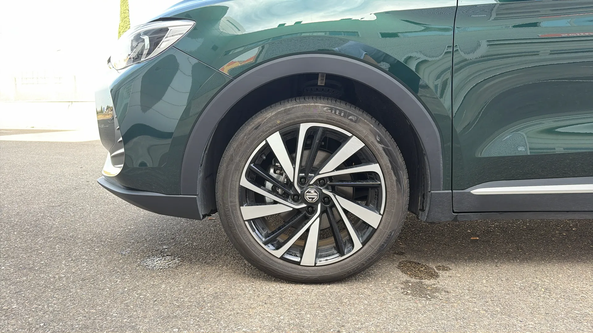 MG ZS Hybrid+ Luxury - foto 18