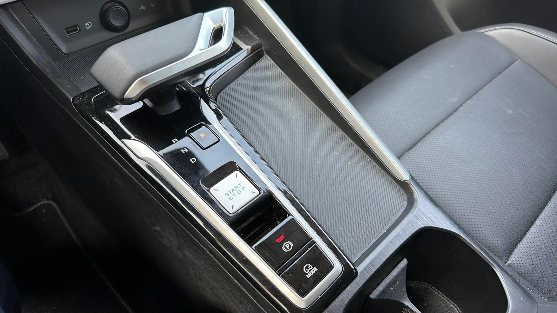 MG ZS Hybrid+ Luxury - foto 14