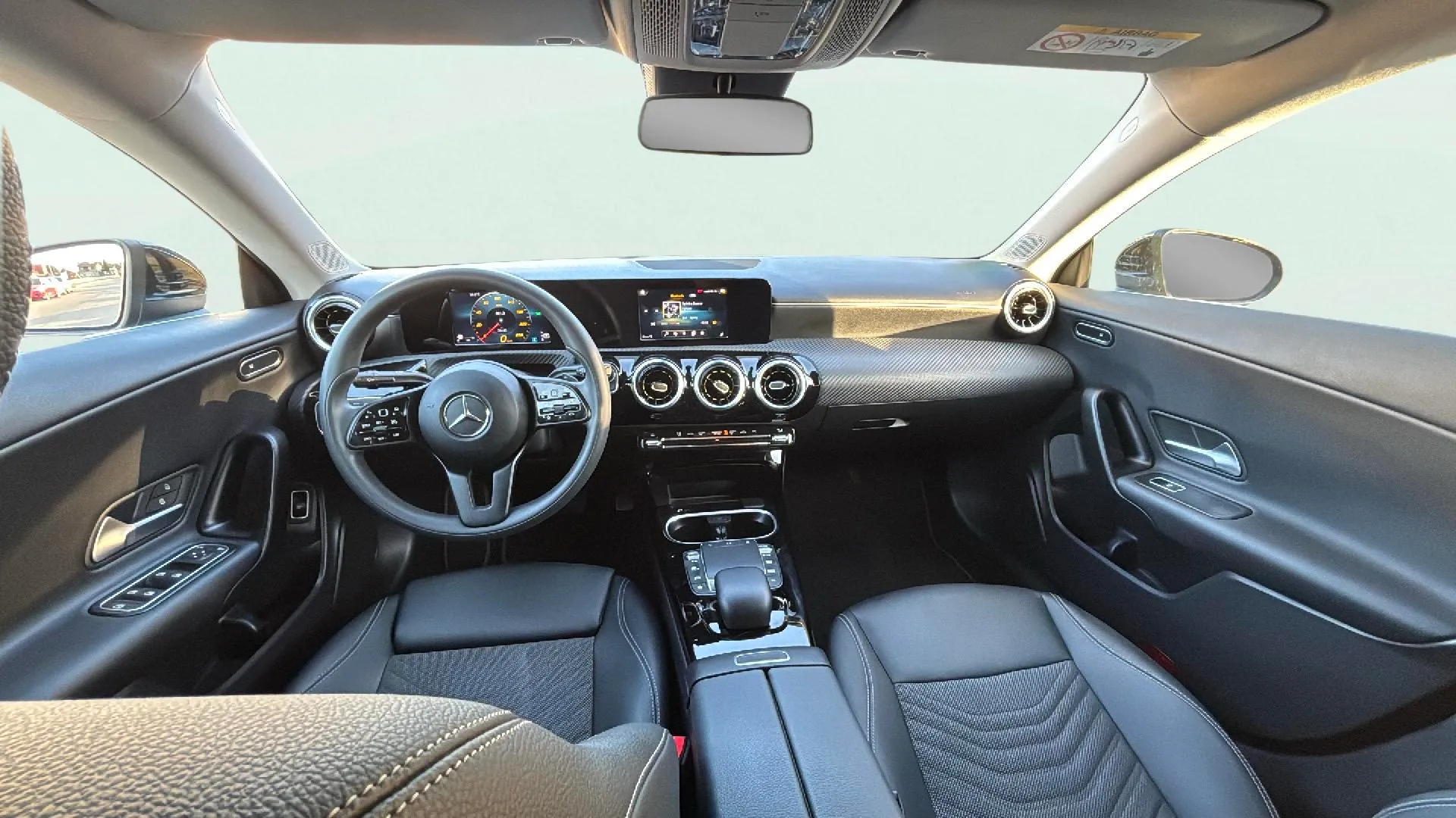 Mercedes-Benz CLA 180 - foto 15