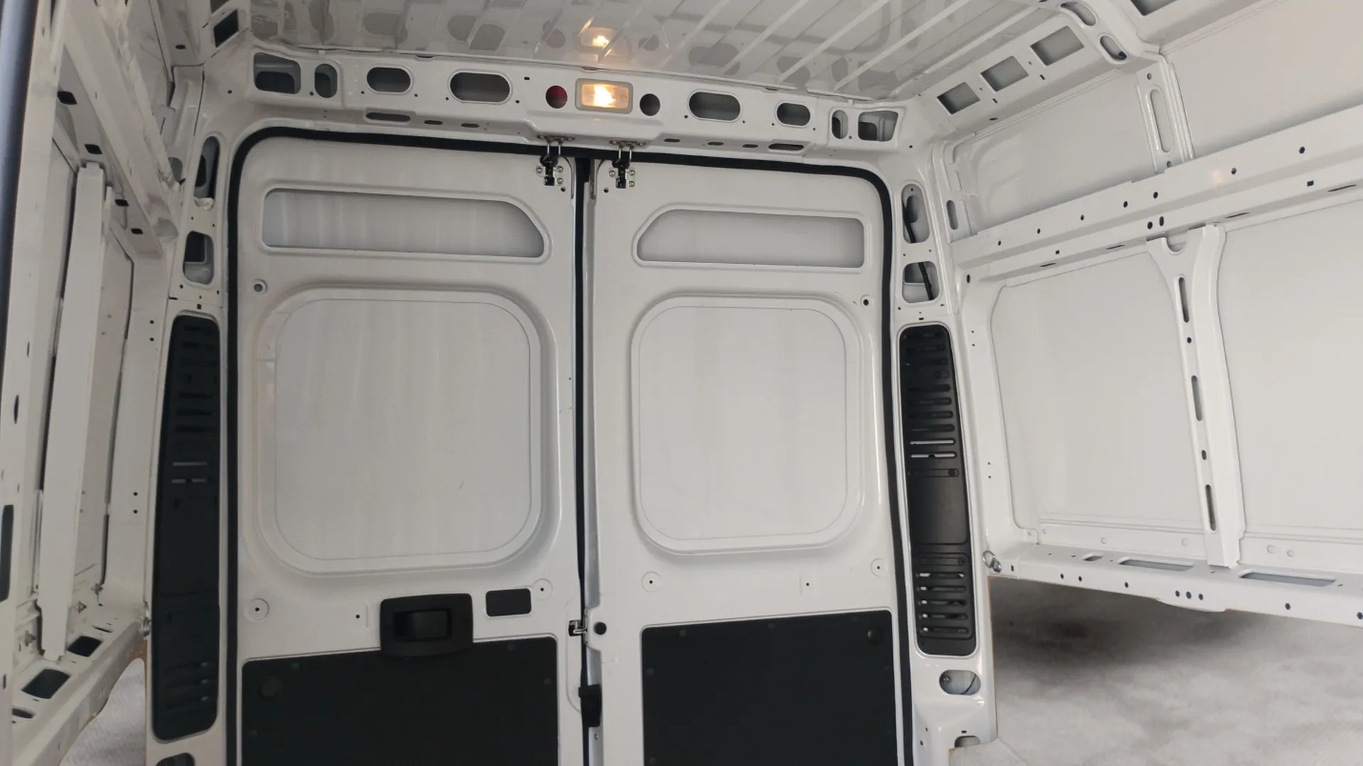 Fiat Ducato 30 L2H2 2.3 - foto 12