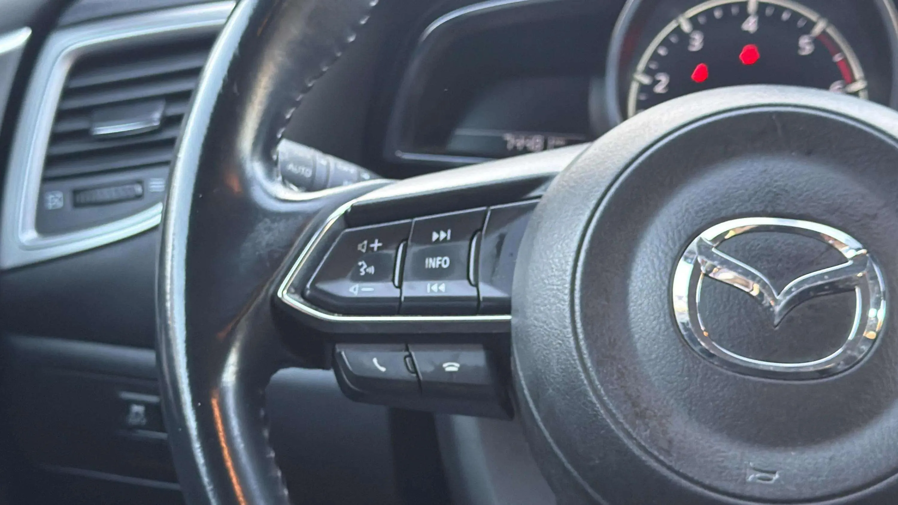 Mazda Mazda3 1.5 DE Black Tech Edition - foto 12