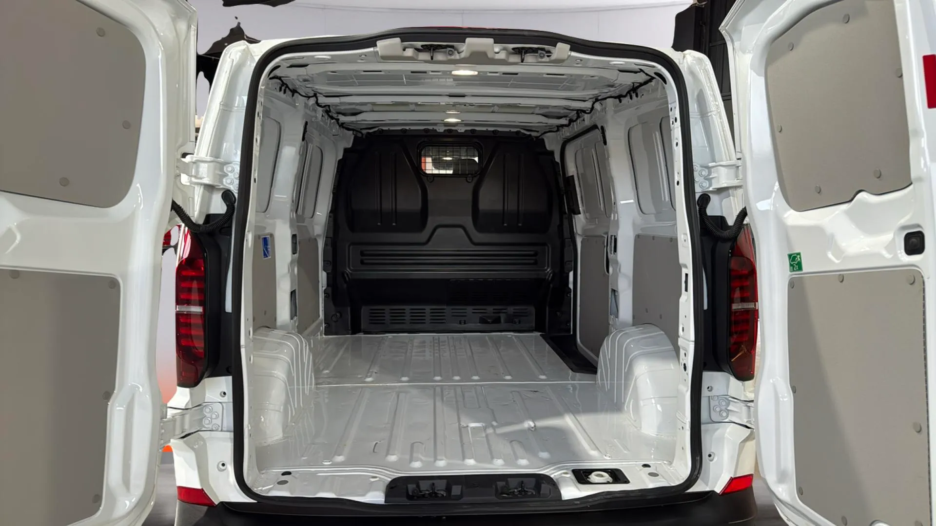 Volkswagen Transporter L - foto 21
