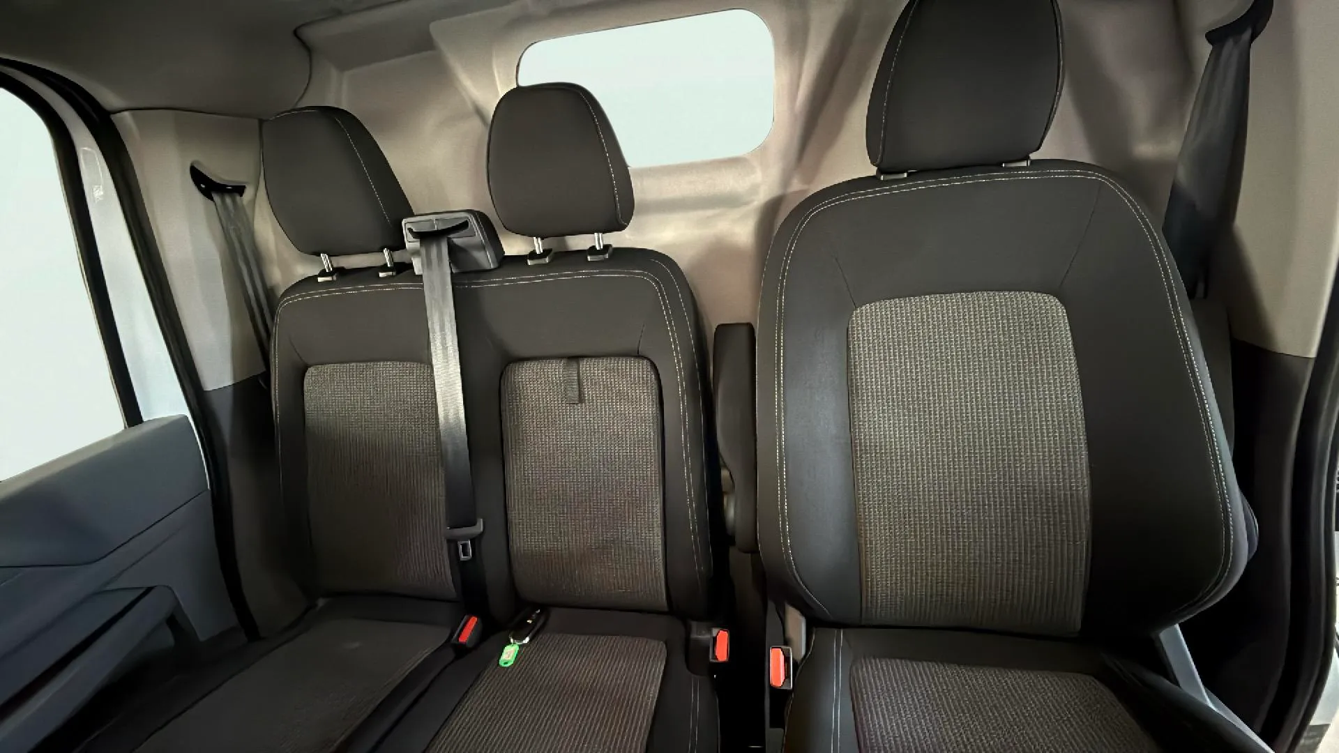 Volkswagen Transporter L - foto 18