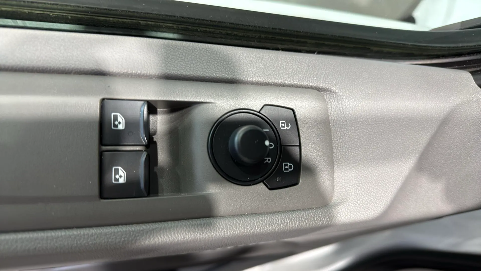 Volkswagen Transporter L - foto 16