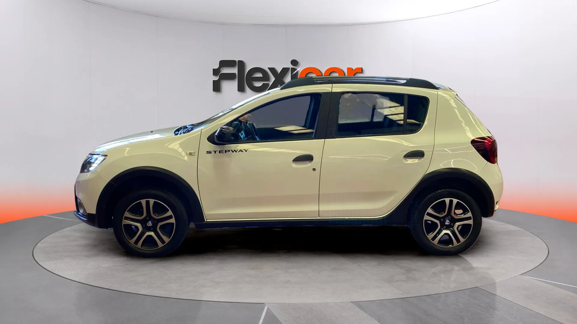 Dacia Sandero Stepway Essential TCe (90V) - foto 4