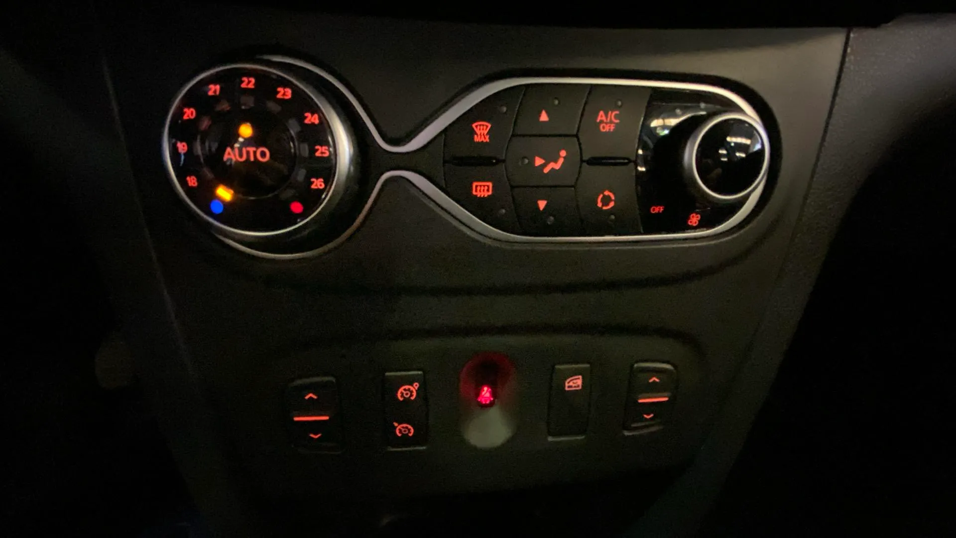 Dacia Sandero Stepway Essential TCe (90V) - foto 29