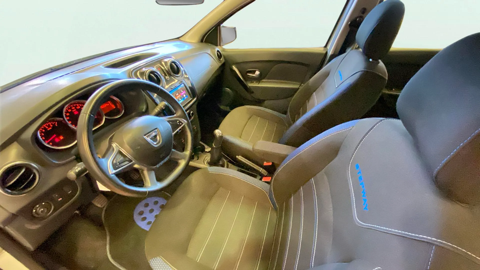 Dacia Sandero Stepway Essential TCe (90V) - foto 11