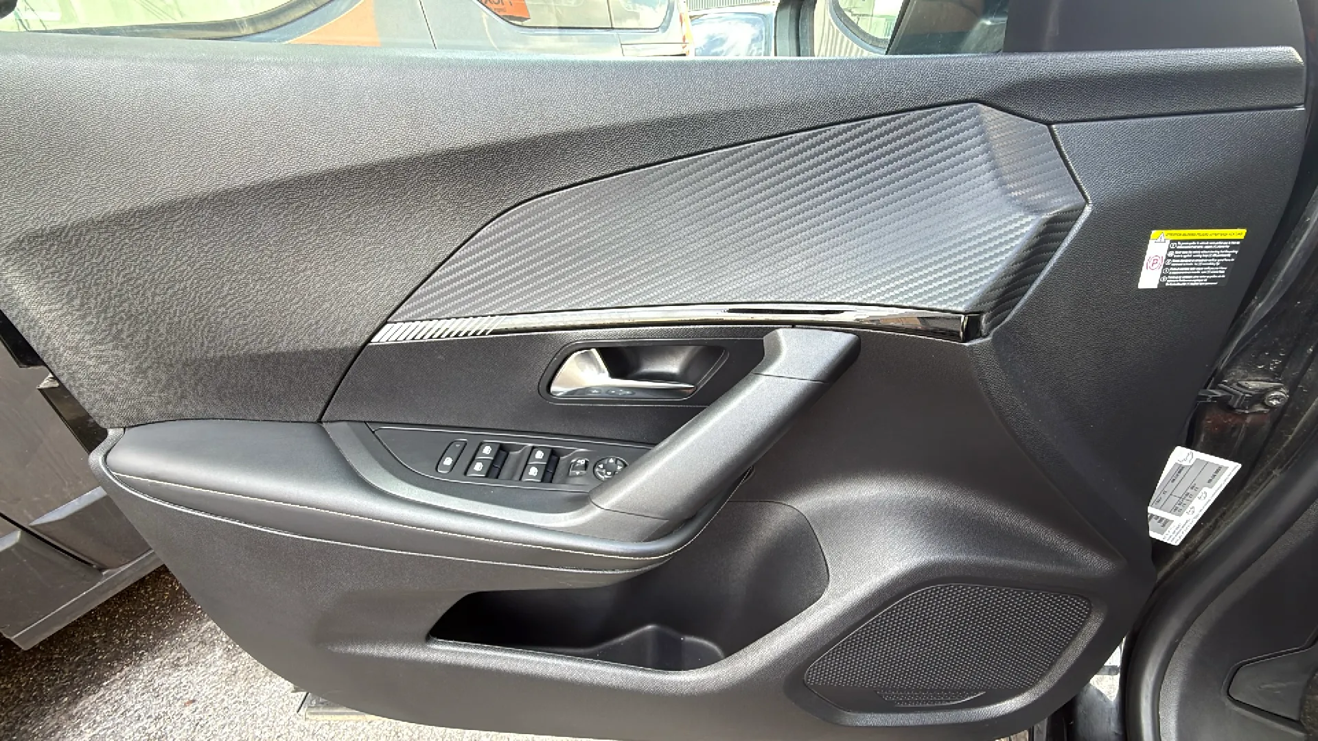Peugeot 2008 Allure PureTech 100 - foto 9