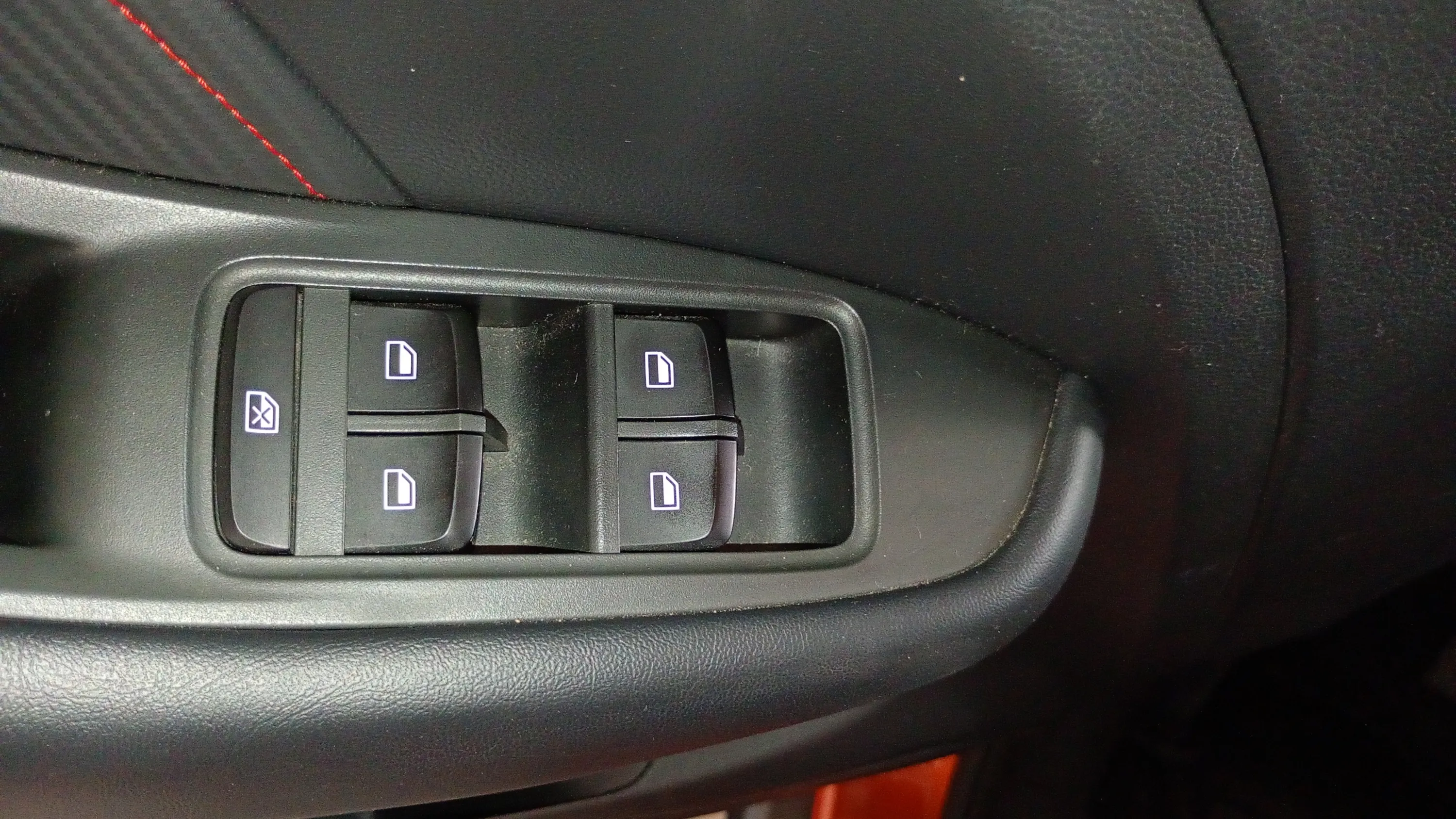MG ZS 1.0T Luxury - foto 13