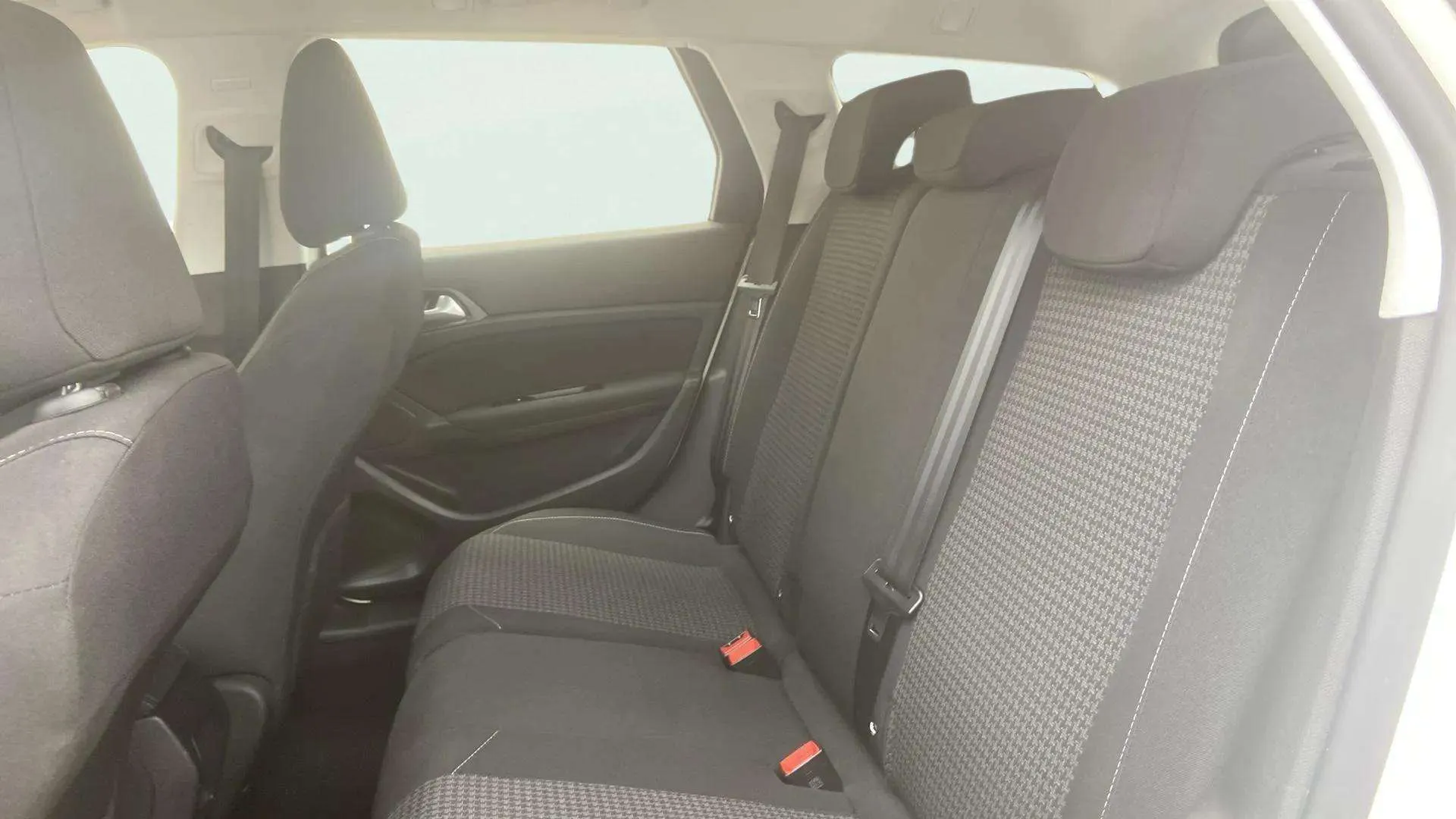 Peugeot 308 SW Style BlueHDi 130 - foto 23