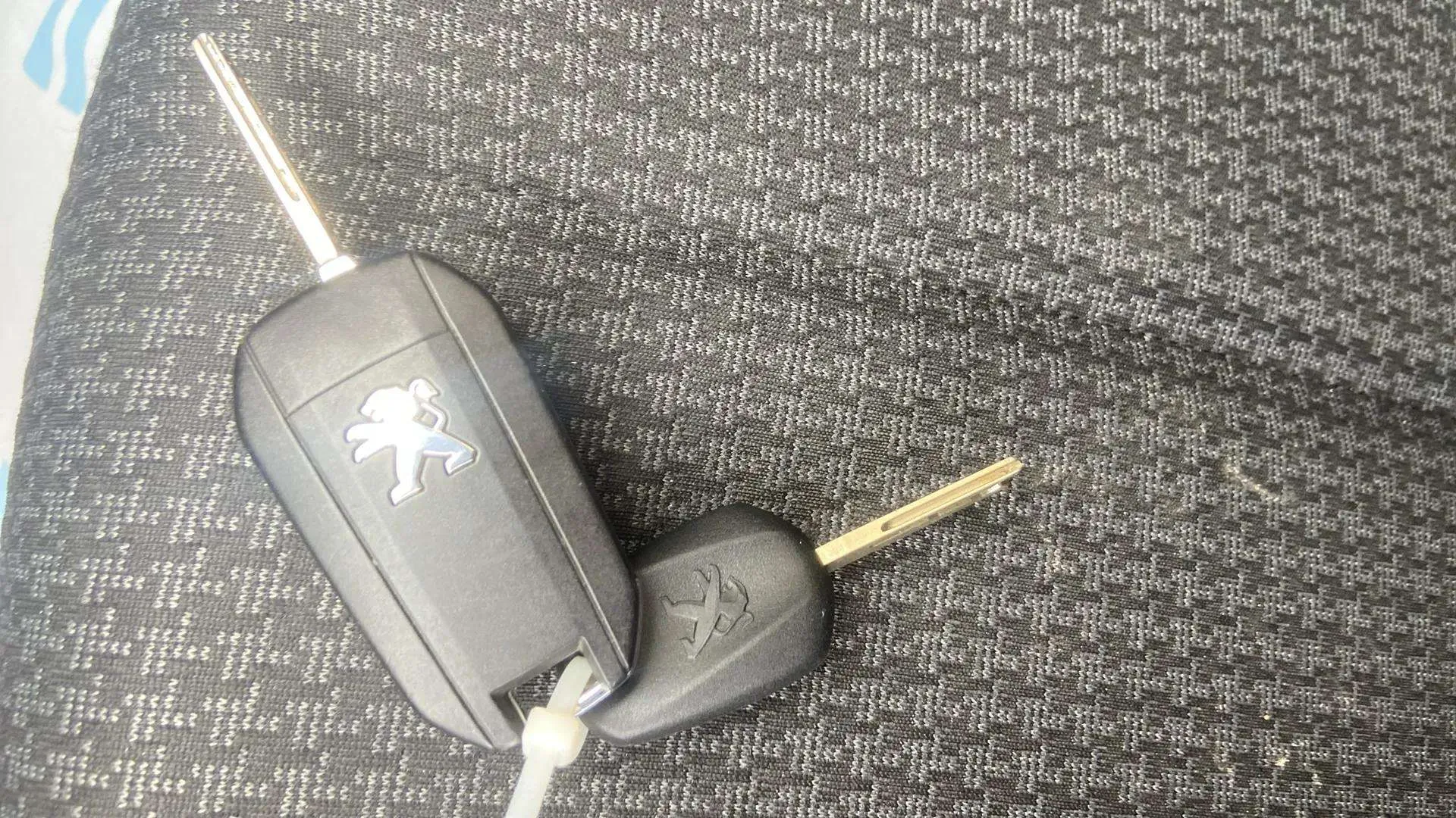 Peugeot 308 SW Style BlueHDi 130 - foto 20