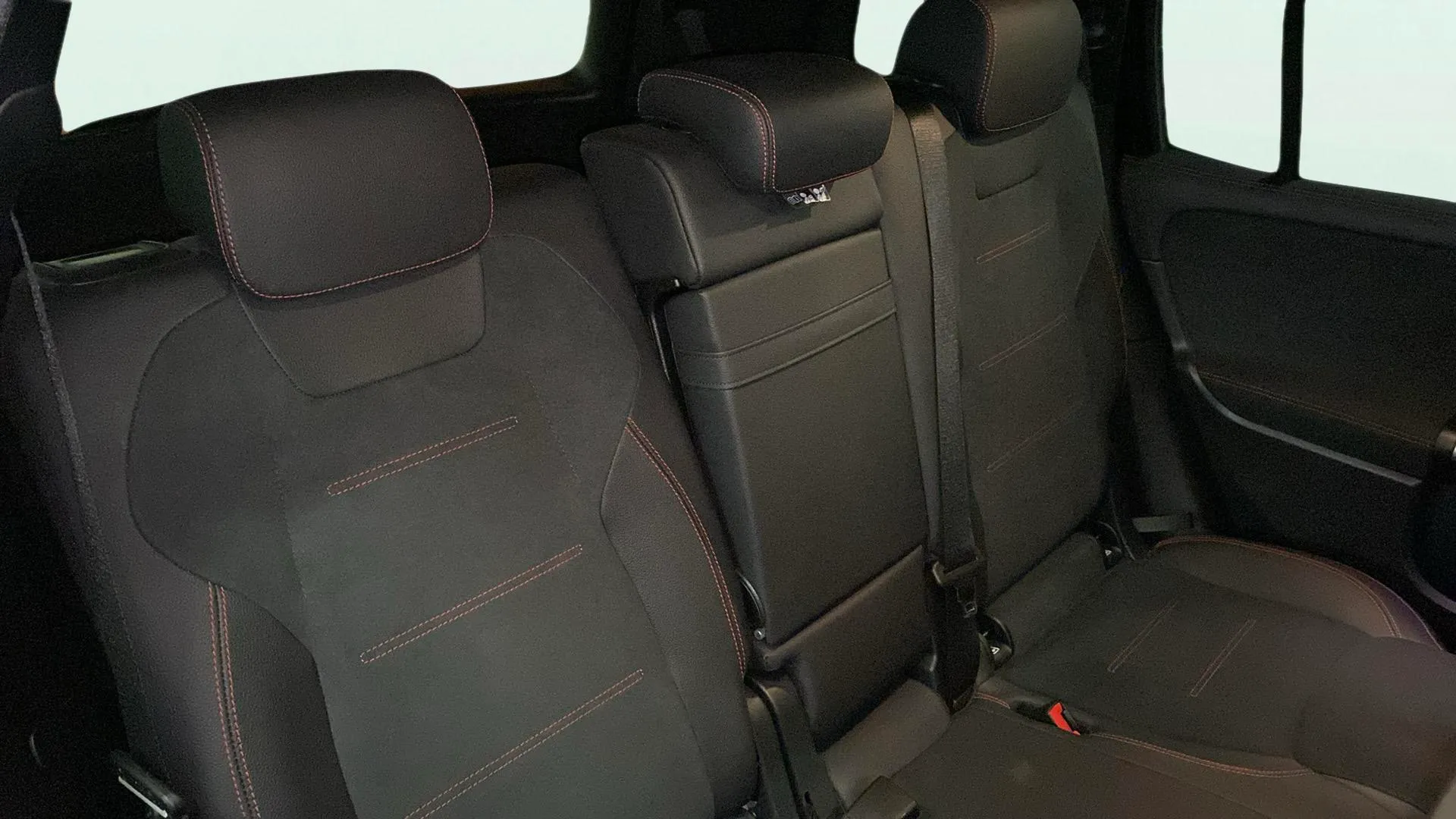 Mercedes-Benz EQB 250+ - foto 31