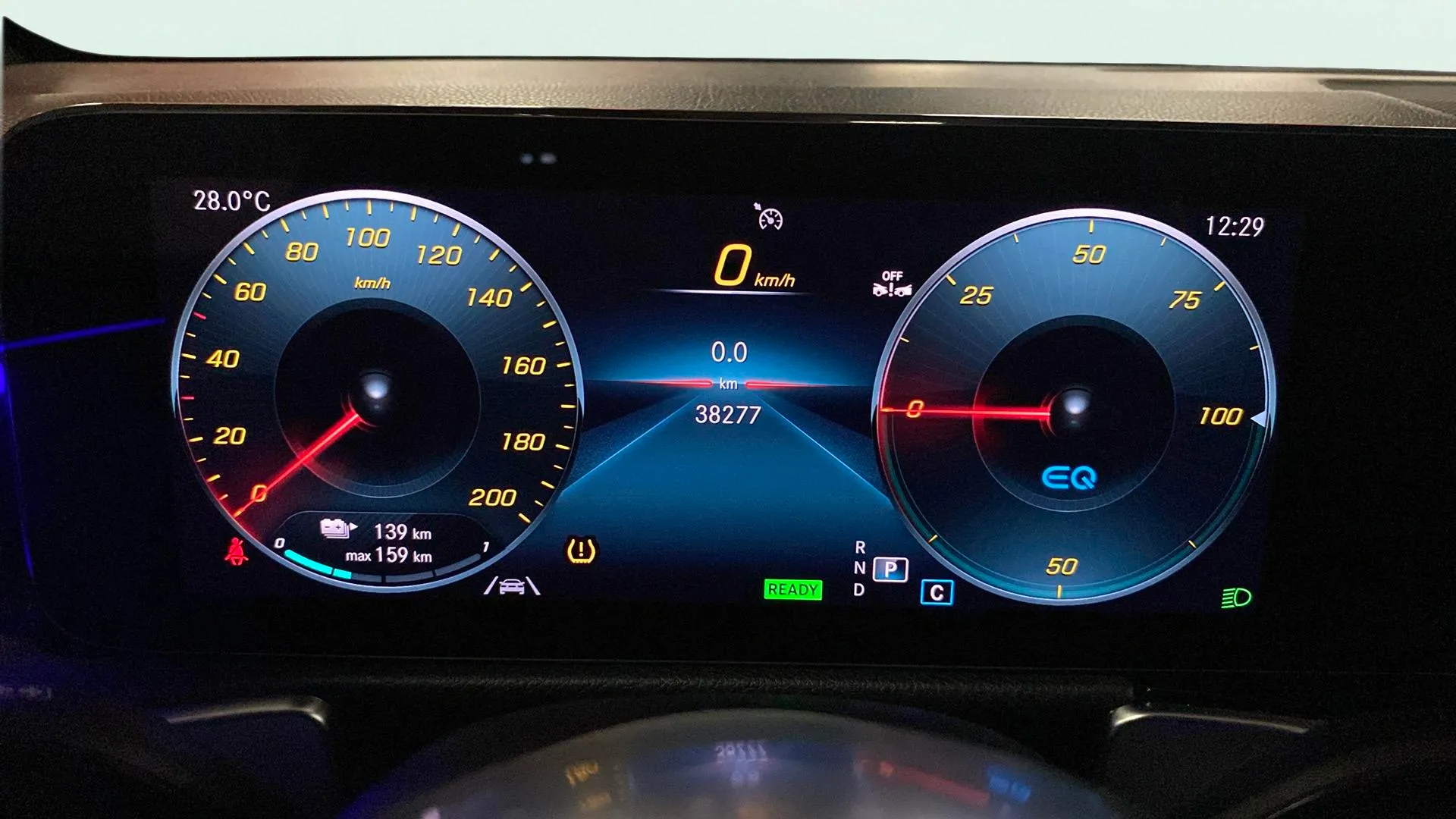 Mercedes-Benz EQB 250+ - foto 11