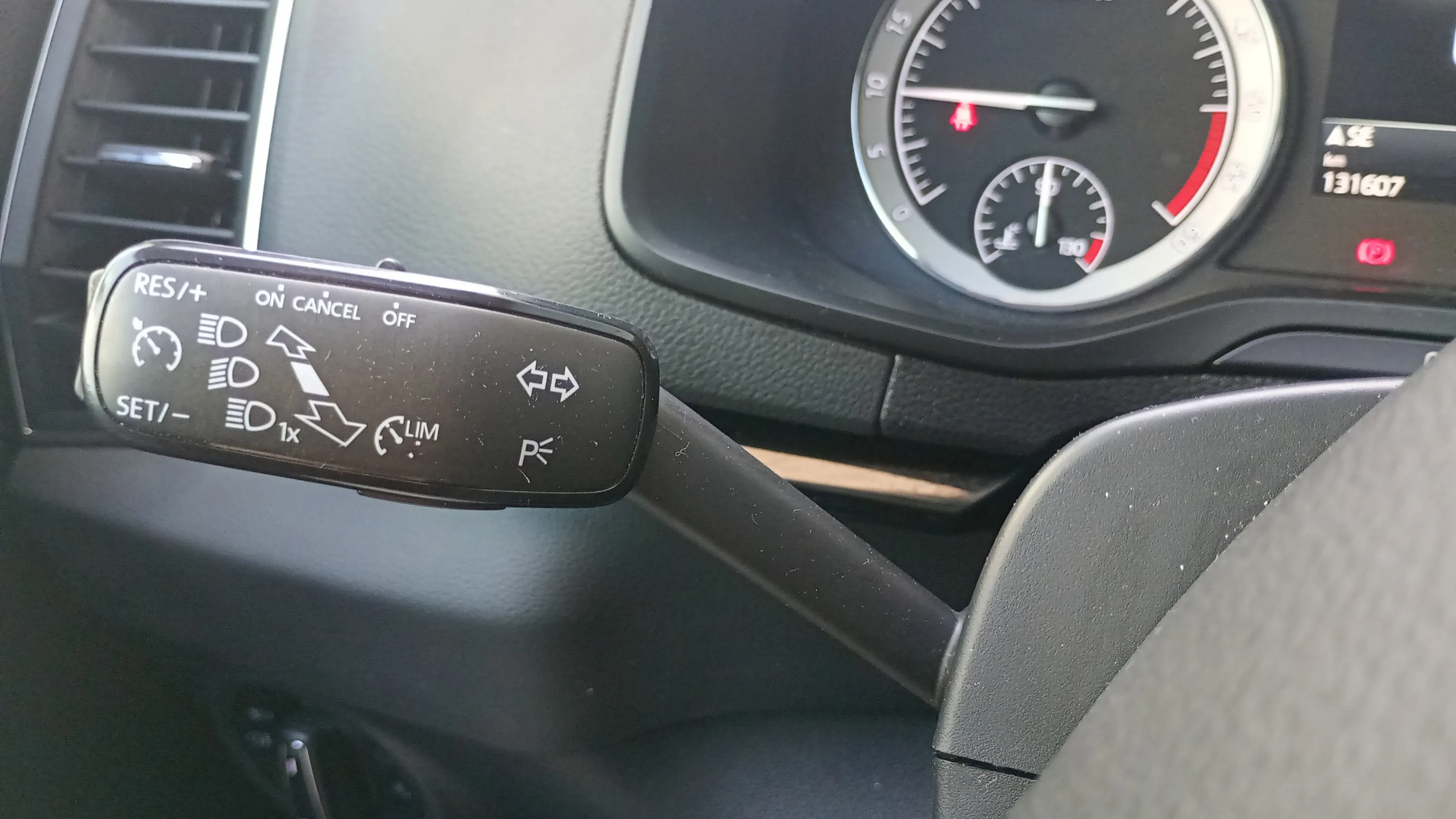Škoda Karoq 1.6 TDI Ambition - foto 23
