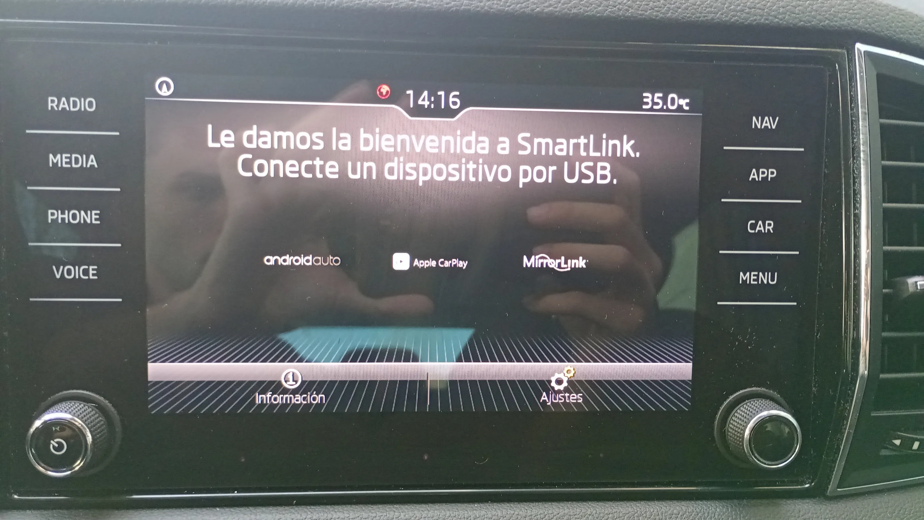 Škoda Karoq 1.6 TDI Ambition - foto 24