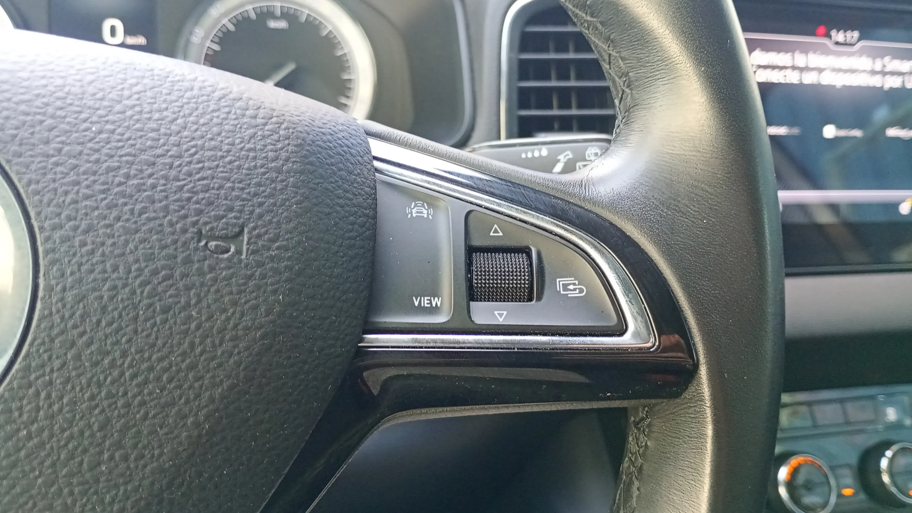Škoda Karoq 1.6 TDI Ambition - foto 16