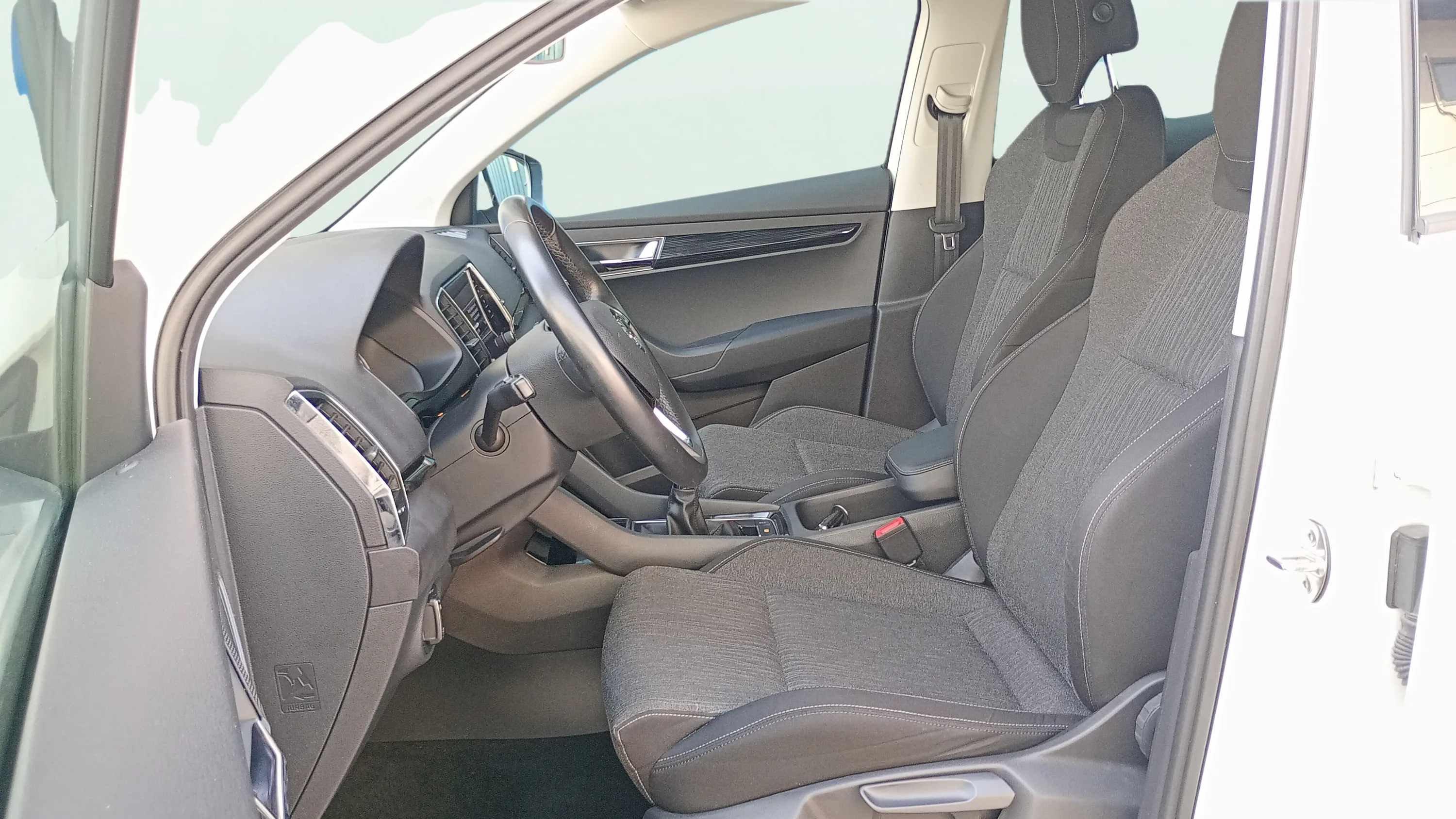Škoda Karoq 1.6 TDI Ambition - foto 11