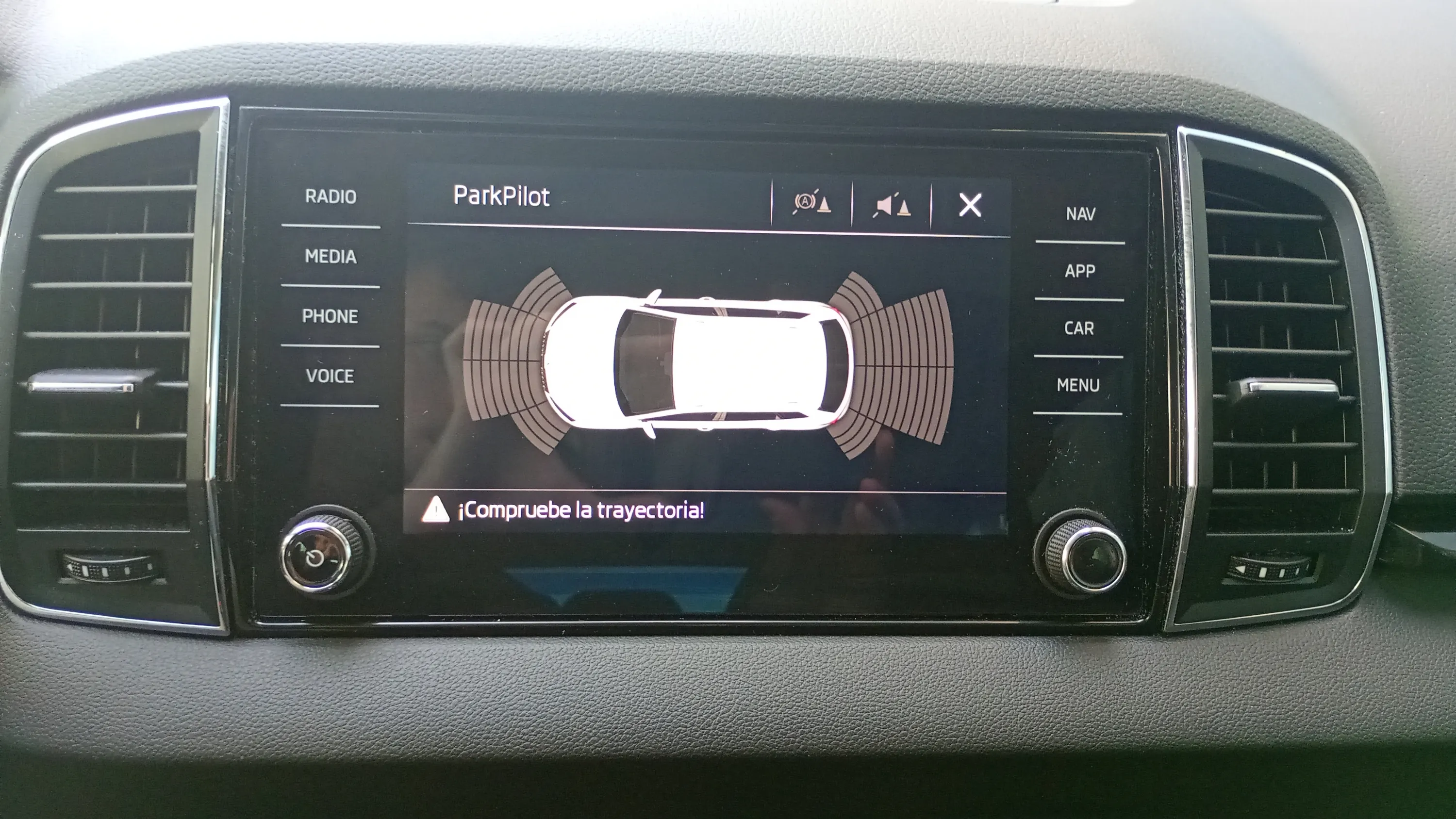 Škoda Karoq 1.6 TDI Ambition - foto 21