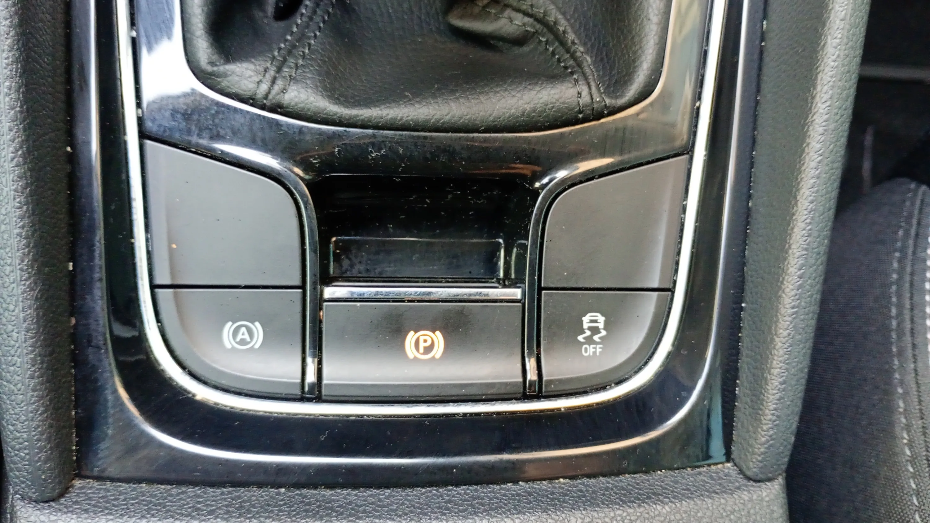 Škoda Karoq 1.6 TDI Ambition - foto 25