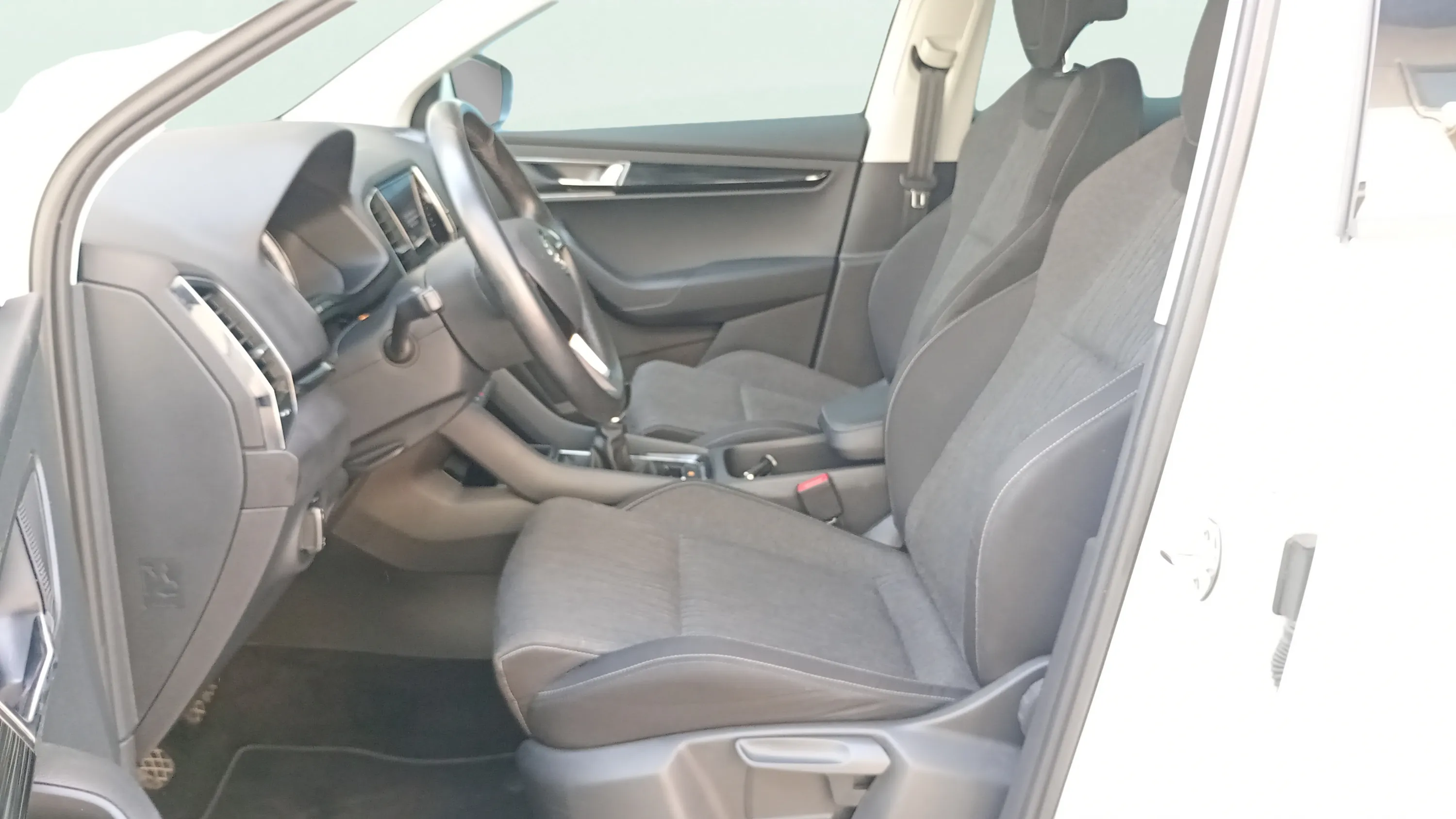Škoda Karoq 1.6 TDI Ambition - foto 13