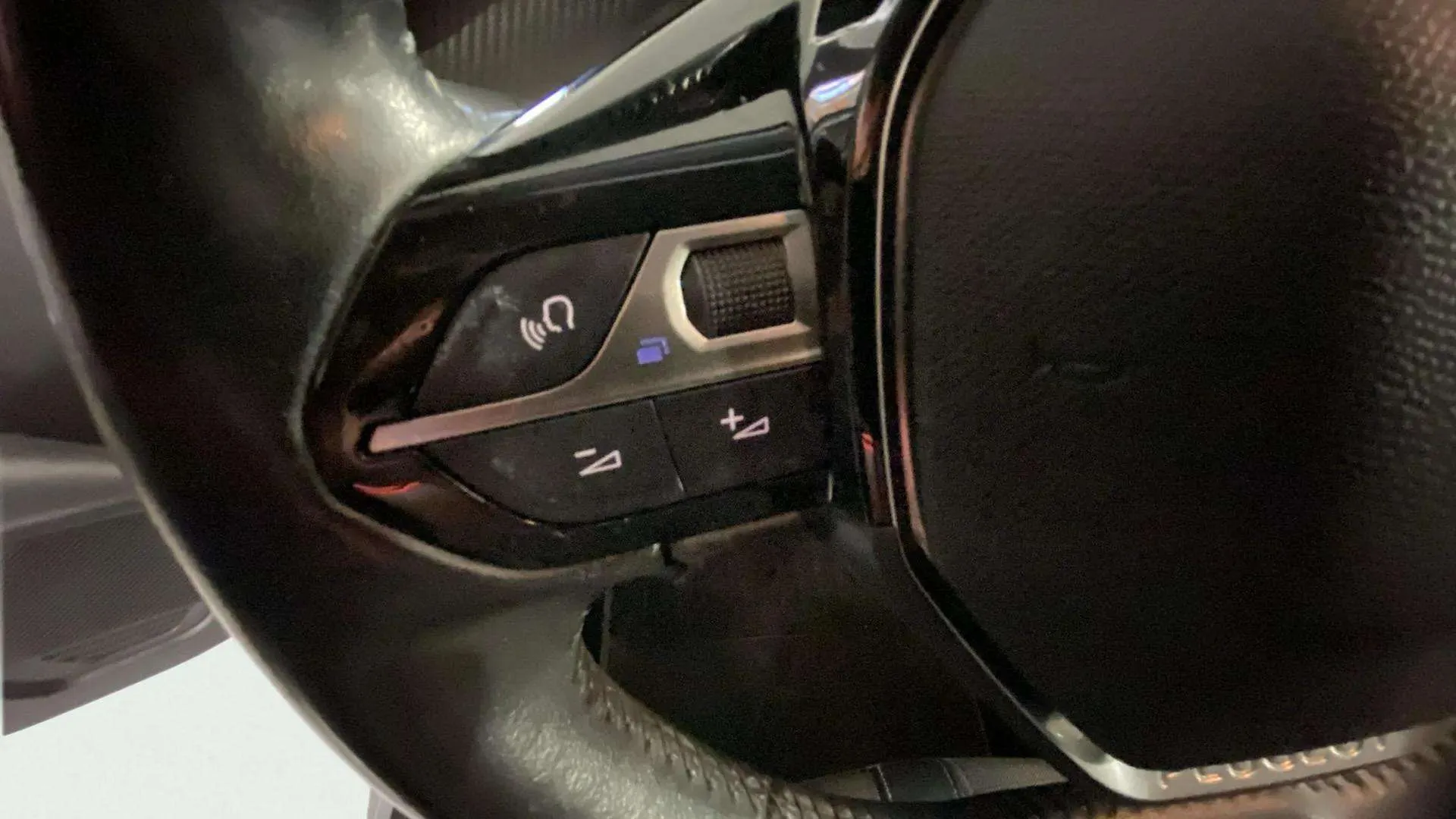 Peugeot 208 PureTech Allure - foto 15