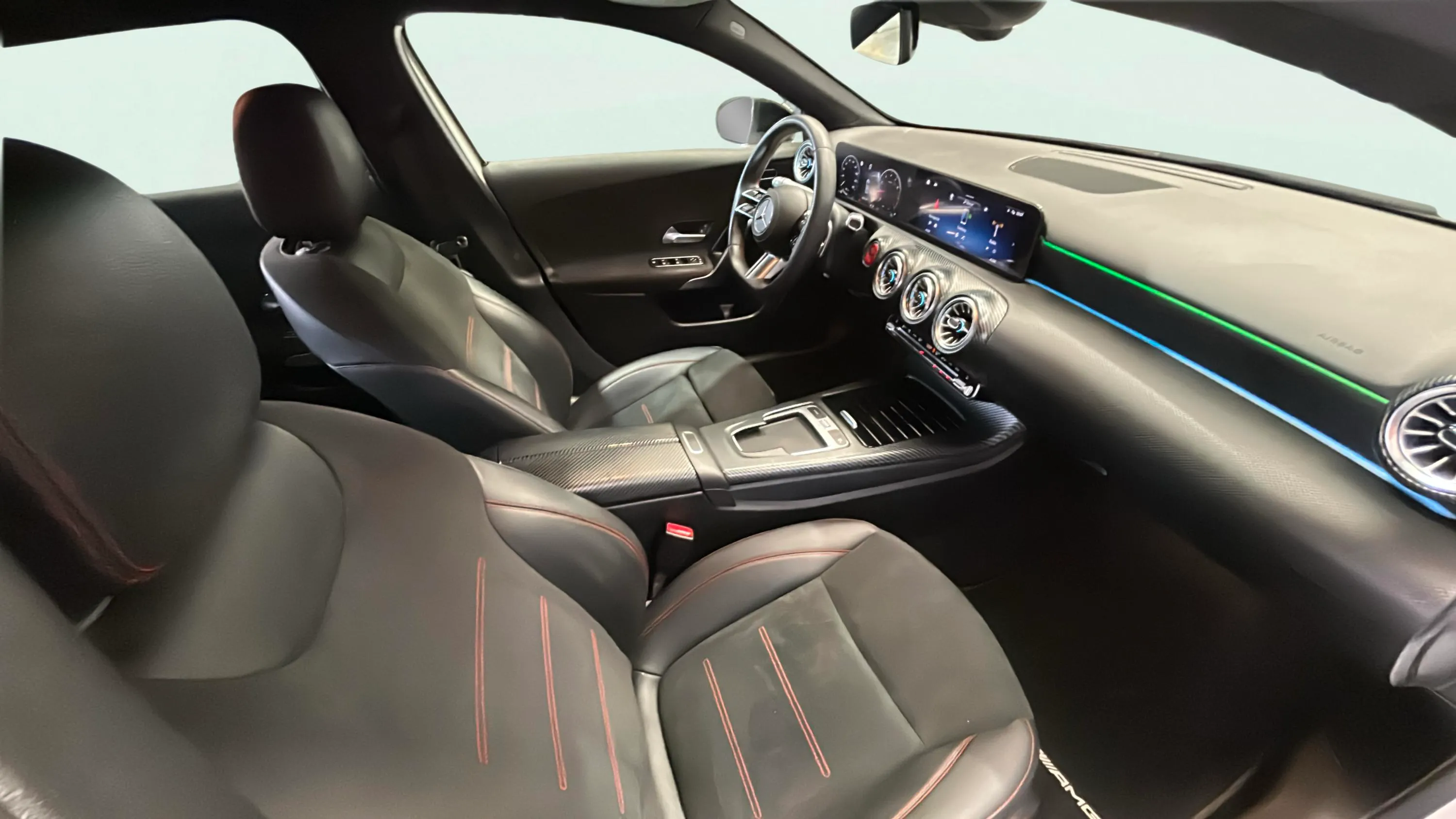 Mercedes-Benz Clase A A 180 Sedán - foto 14