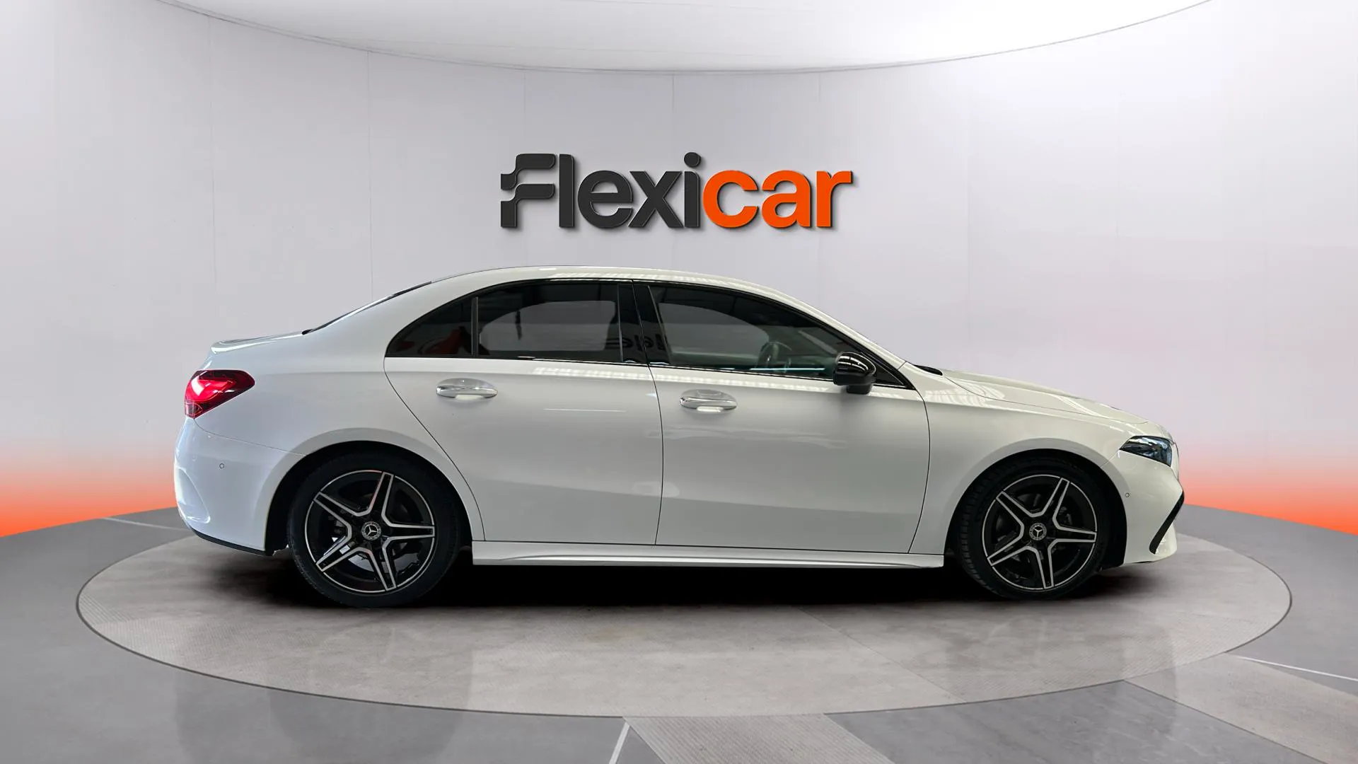 Mercedes-Benz Clase A A 180 Sedán - foto 8