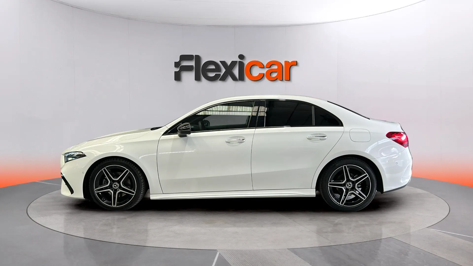 Mercedes-Benz Clase A A 180 Sedán - foto 7