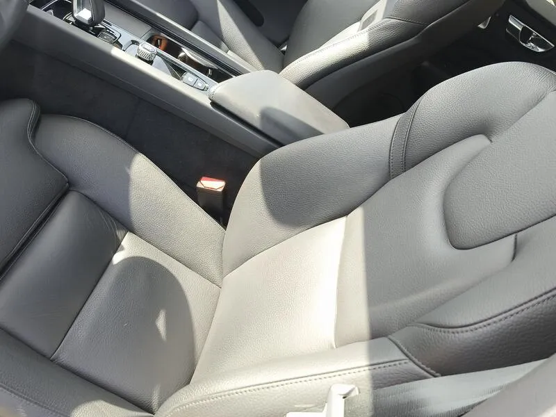 Volvo XC60 2.0 T6 AWD Recharge Ultimate Dark - foto 34
