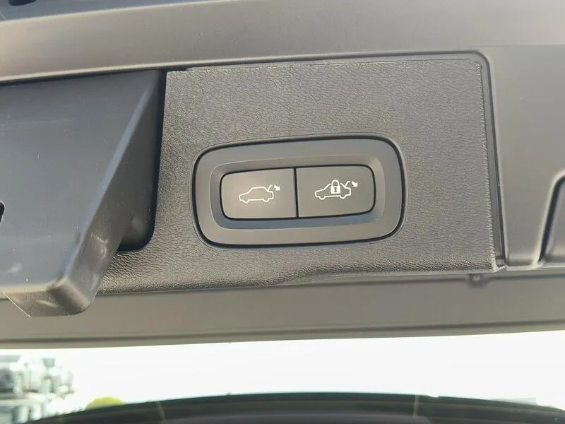 Volvo XC60 2.0 T6 AWD Recharge Ultimate Dark - foto 43