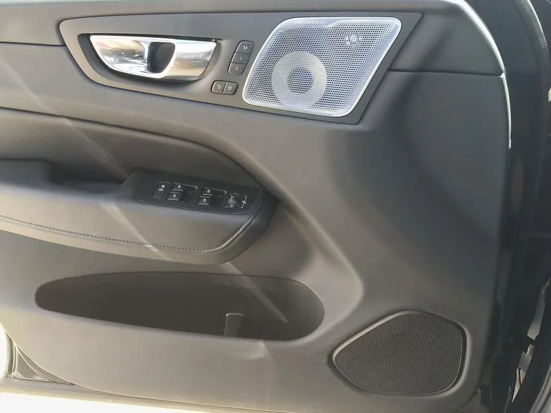 Volvo XC60 2.0 T6 AWD Recharge Ultimate Dark - foto 33