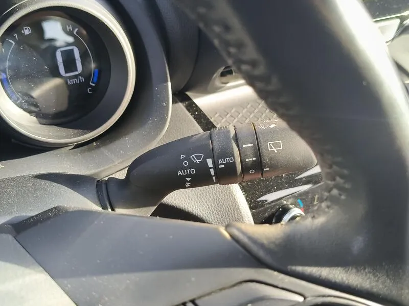 Toyota Yaris 1.5 120H Business Plus - foto 23