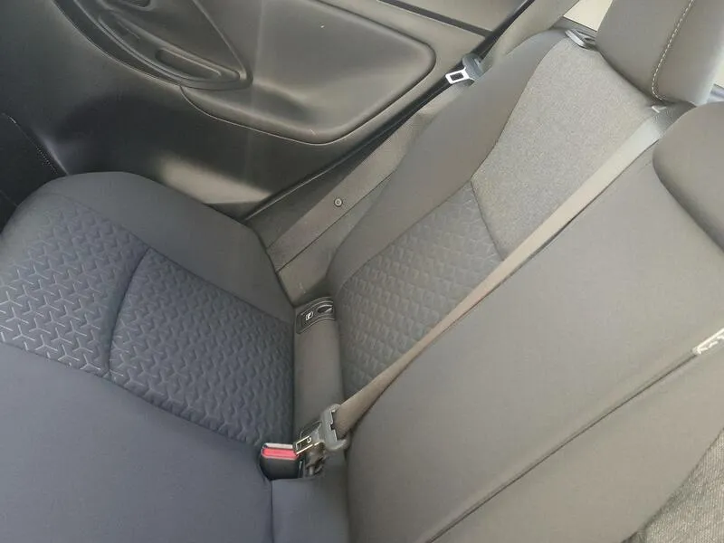 Toyota Yaris 1.5 120H Business Plus - foto 31