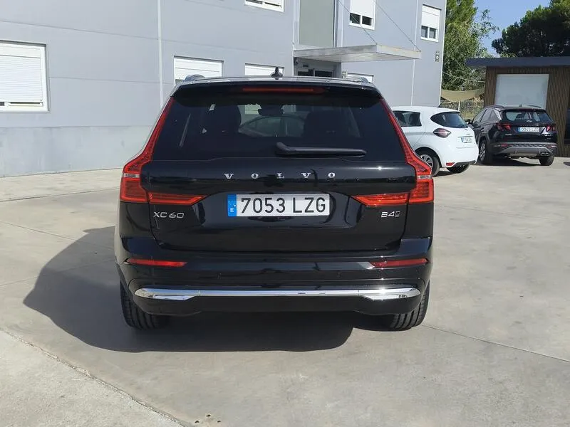 Volvo XC60 2.0 B4 D AWD Ultimate Bright - foto 5