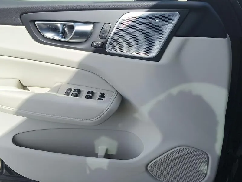Volvo XC60 2.0 B4 D AWD Ultimate Bright - foto 28